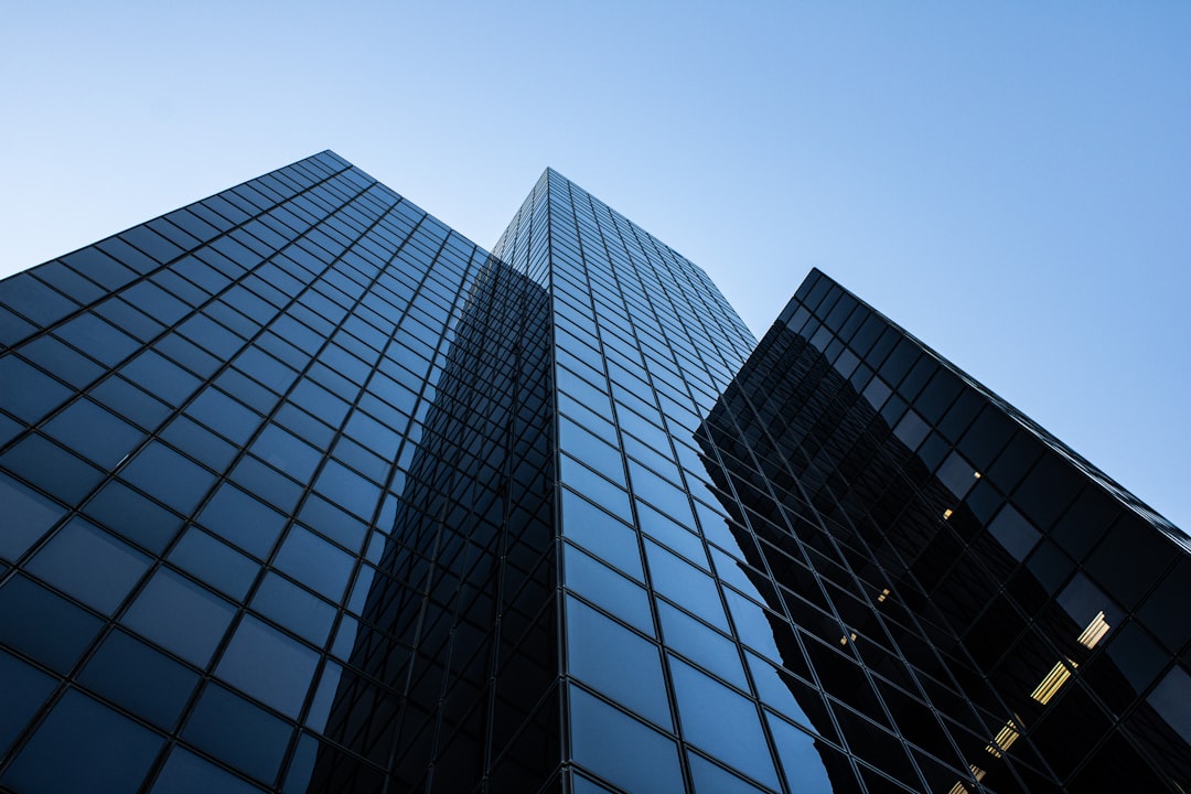 Risk-Savvy Investors Love Passive Kings with 10% Yields