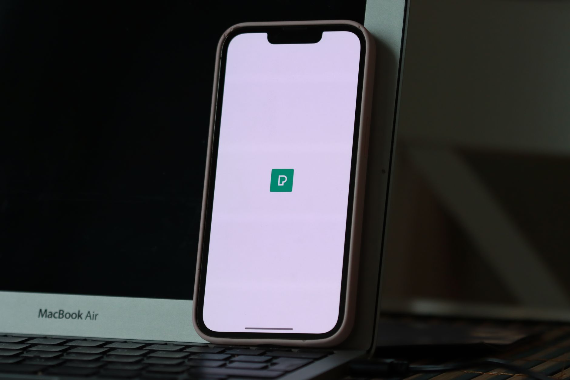 Robinhood Tackled Coinbase Head-On, Then Inherited Base’s Burden