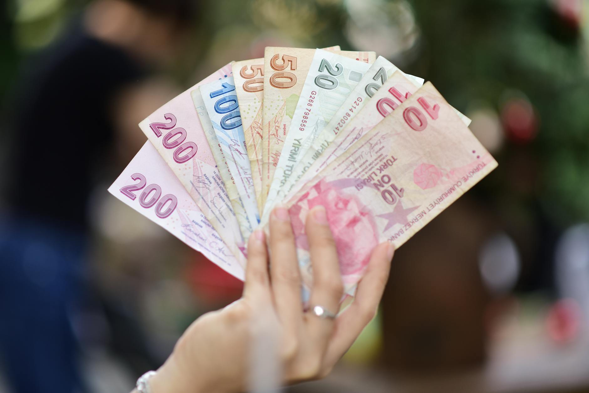 Scorpio Tankers Nets $334M Cash as Reddit Bets Intensify