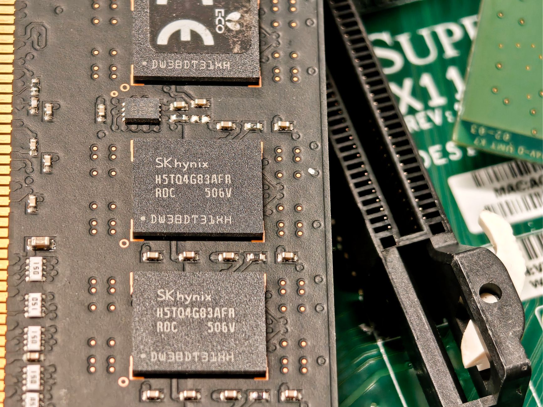 Should Intel Stock Before July 23? A Smart Investor Guide