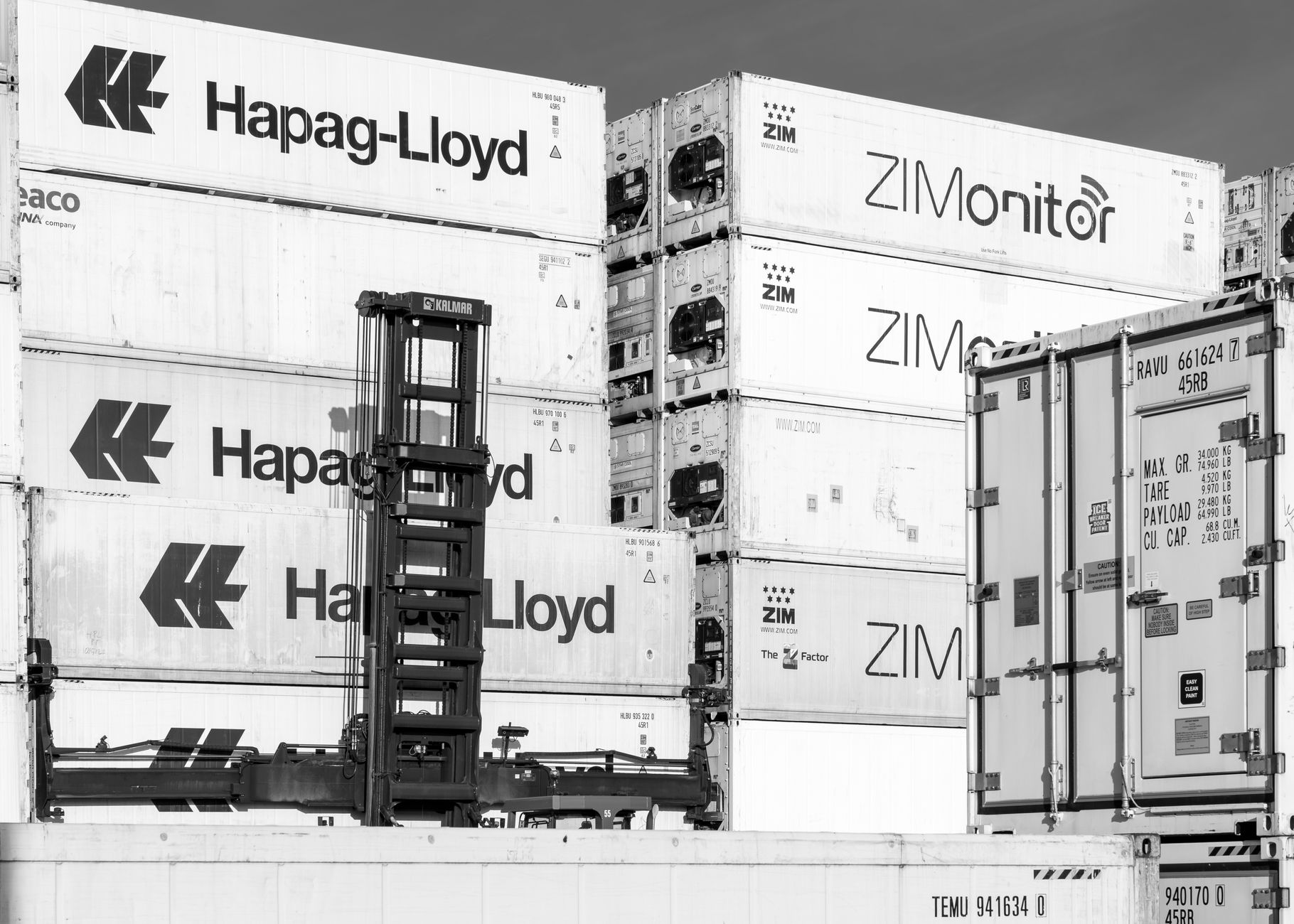 Should Sell EZCORP After a Director Sells 10,000 Shares