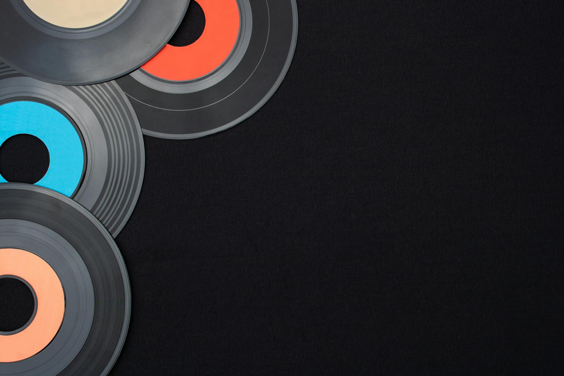 SoundHound Stock Revenue Continues: Is the Dip a Buy Right Now?