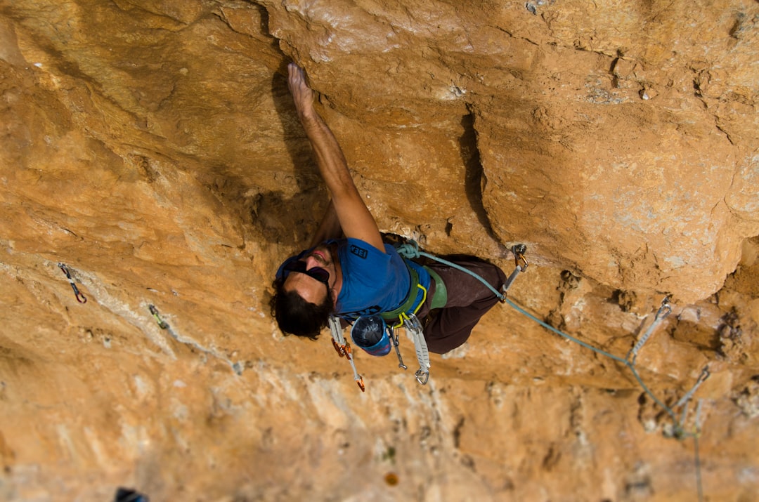 S&P 500 Climbs for 9th Straight Day; Breadth Paradox Warns