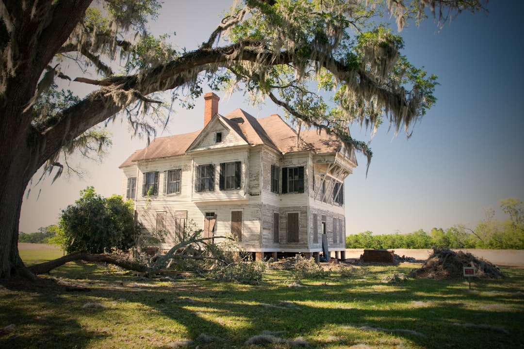 States Where Home Prices Are Falling: A Loan Guide