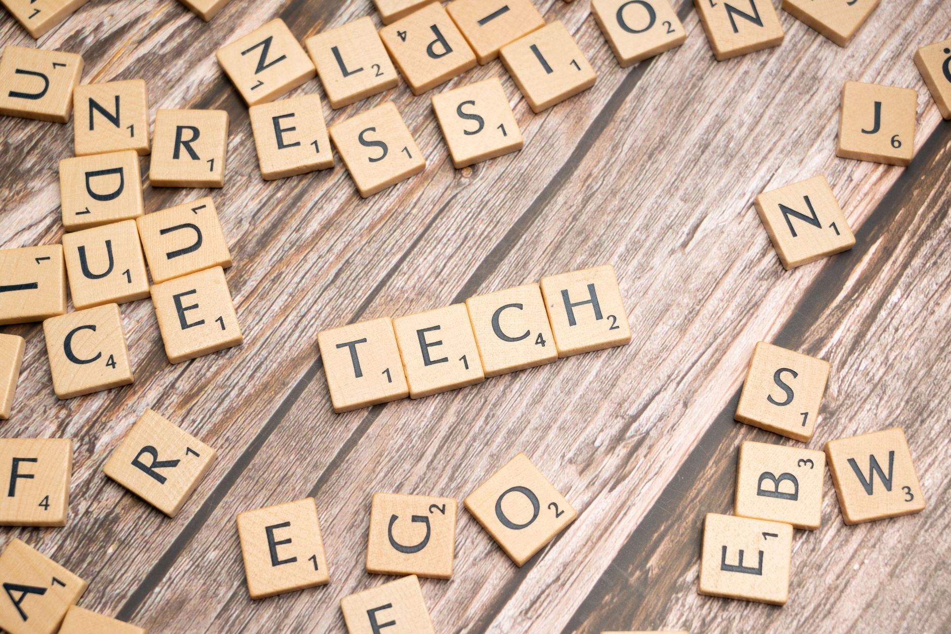 Tech ETFs 2026: FTEC's Lower Costs vs IYW's Concentration