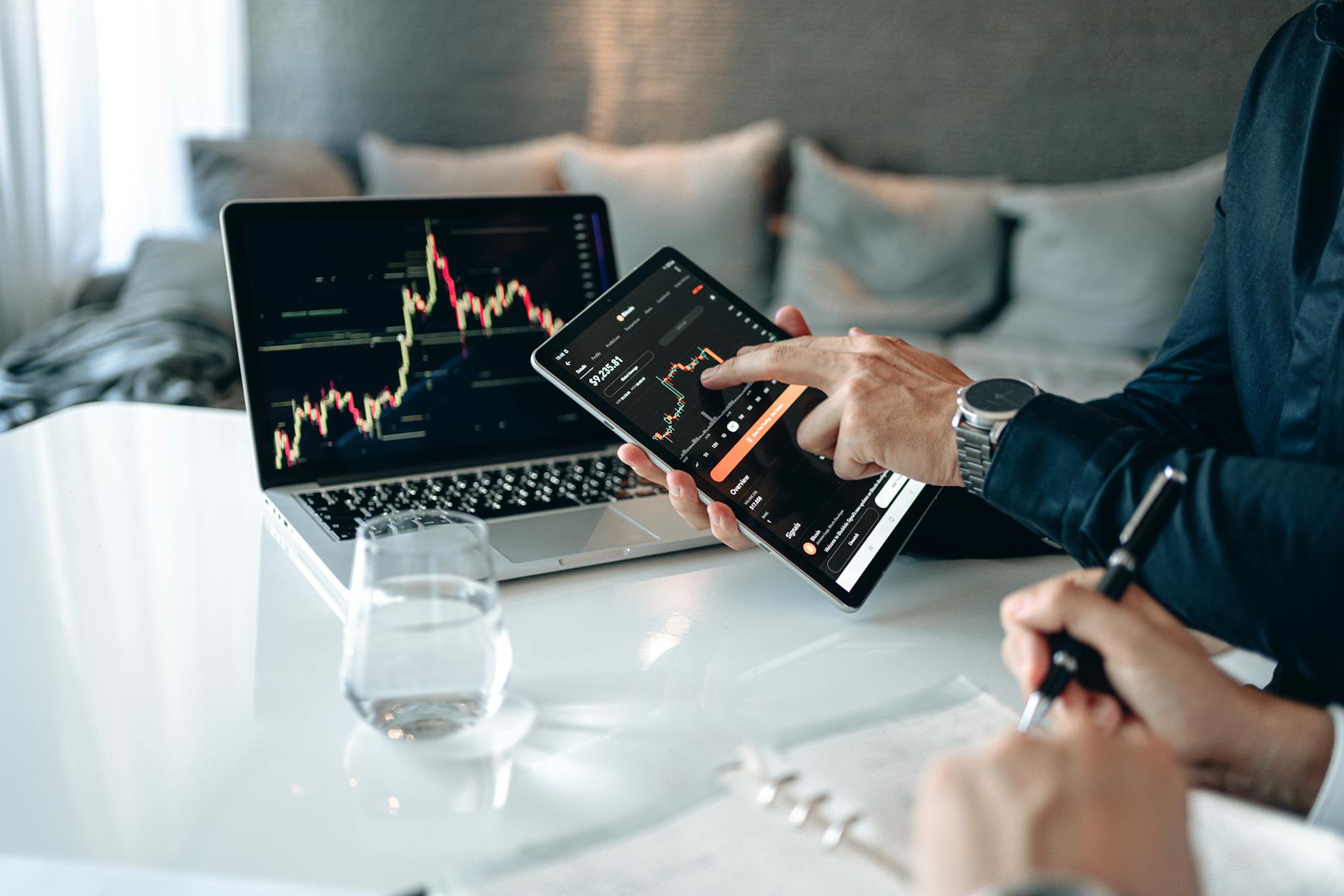 Tech Stocks February: Top 3 Buys for Investors Right Now