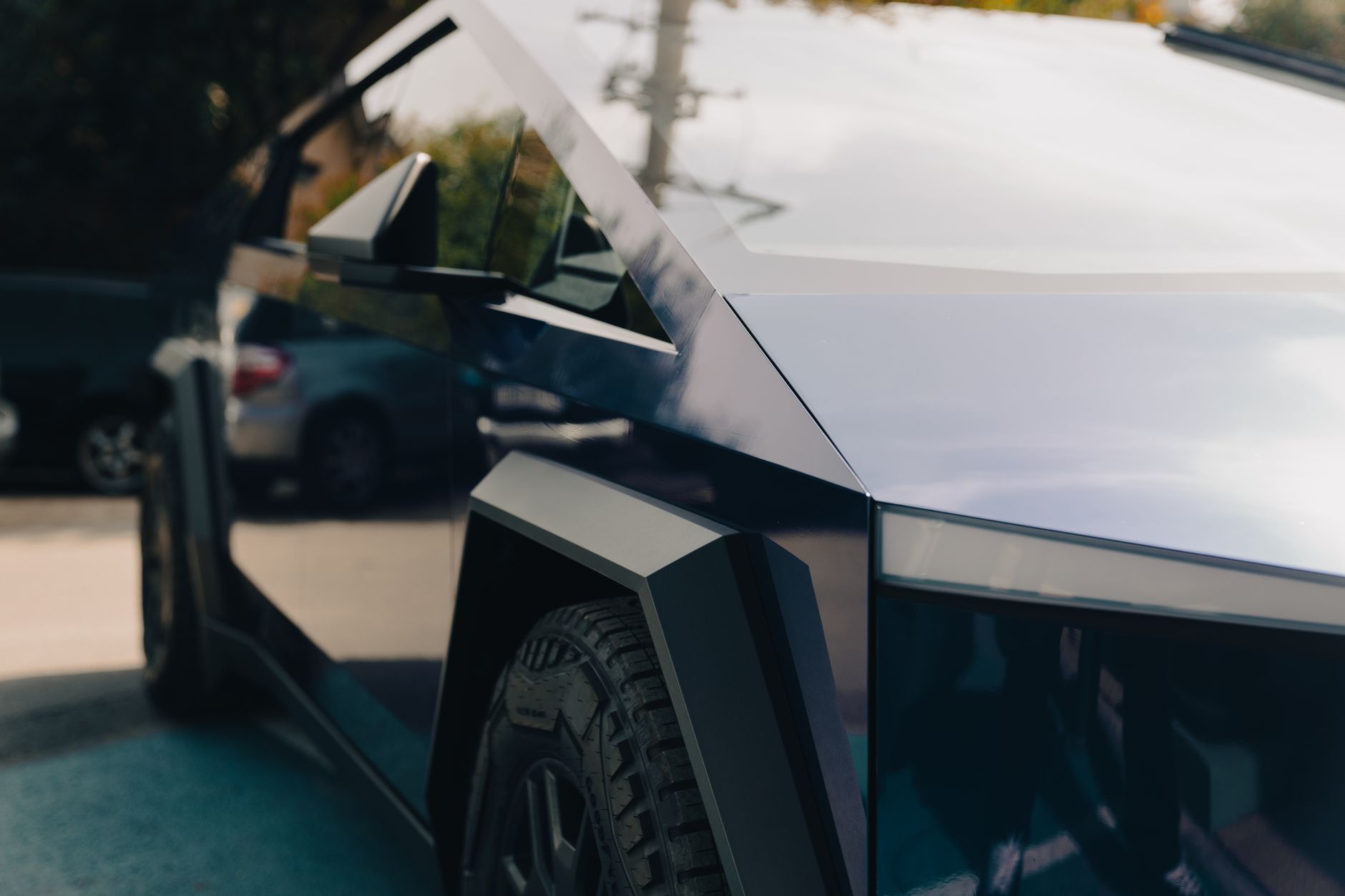 Tesla Rivian Both Down: Which Is the Better Buy for H2 2026