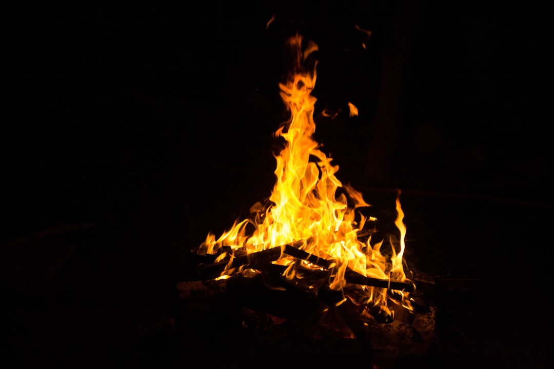 Trump Again Pushes Powell to Cut Rates, Markets Brace