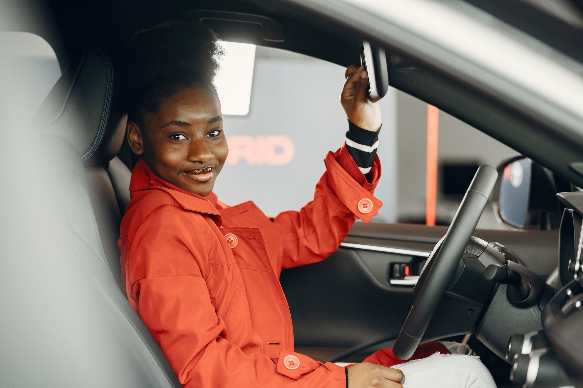 Uber Driver Woman Waiting: A Real-Life Shield Against Scams