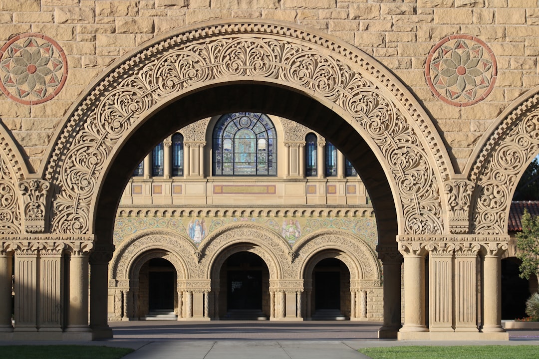 U.S. College Fixing Tuition with 10% of Family Income Cap