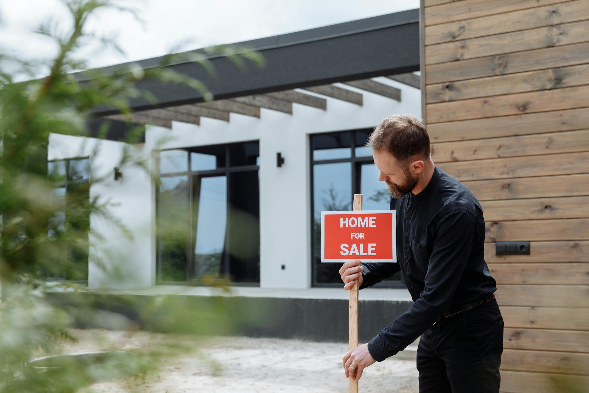 U.S. Home Prices Turn Negative: Market Shifts Explained