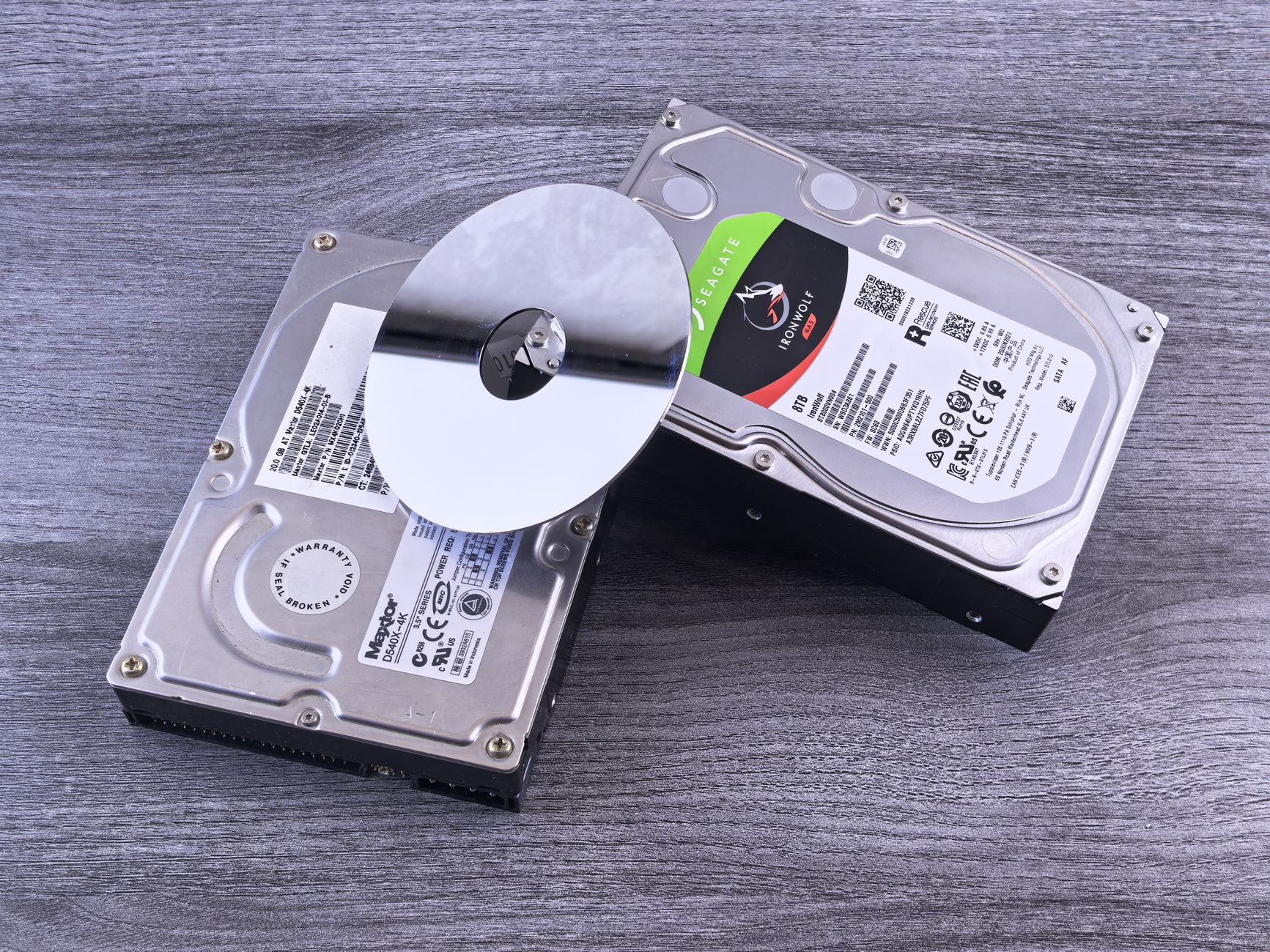 Western Digital Seagate Surge Boosts Memory Stocks