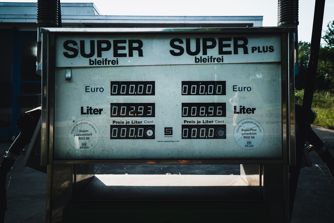 What Best Energy Stocks to Buy and Hold for 10 Years
