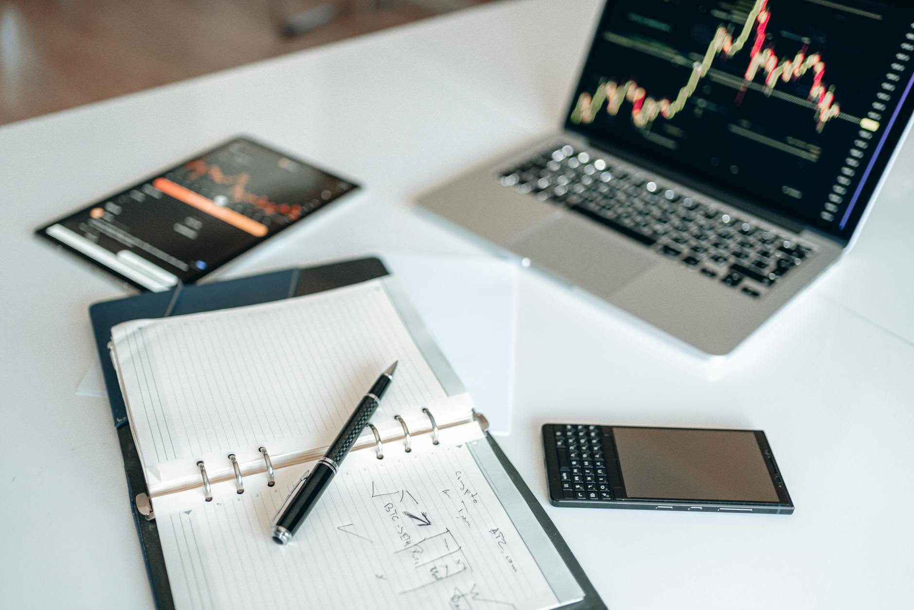 What Best Tech Stocks to Hold for the Next Decade: A Guide