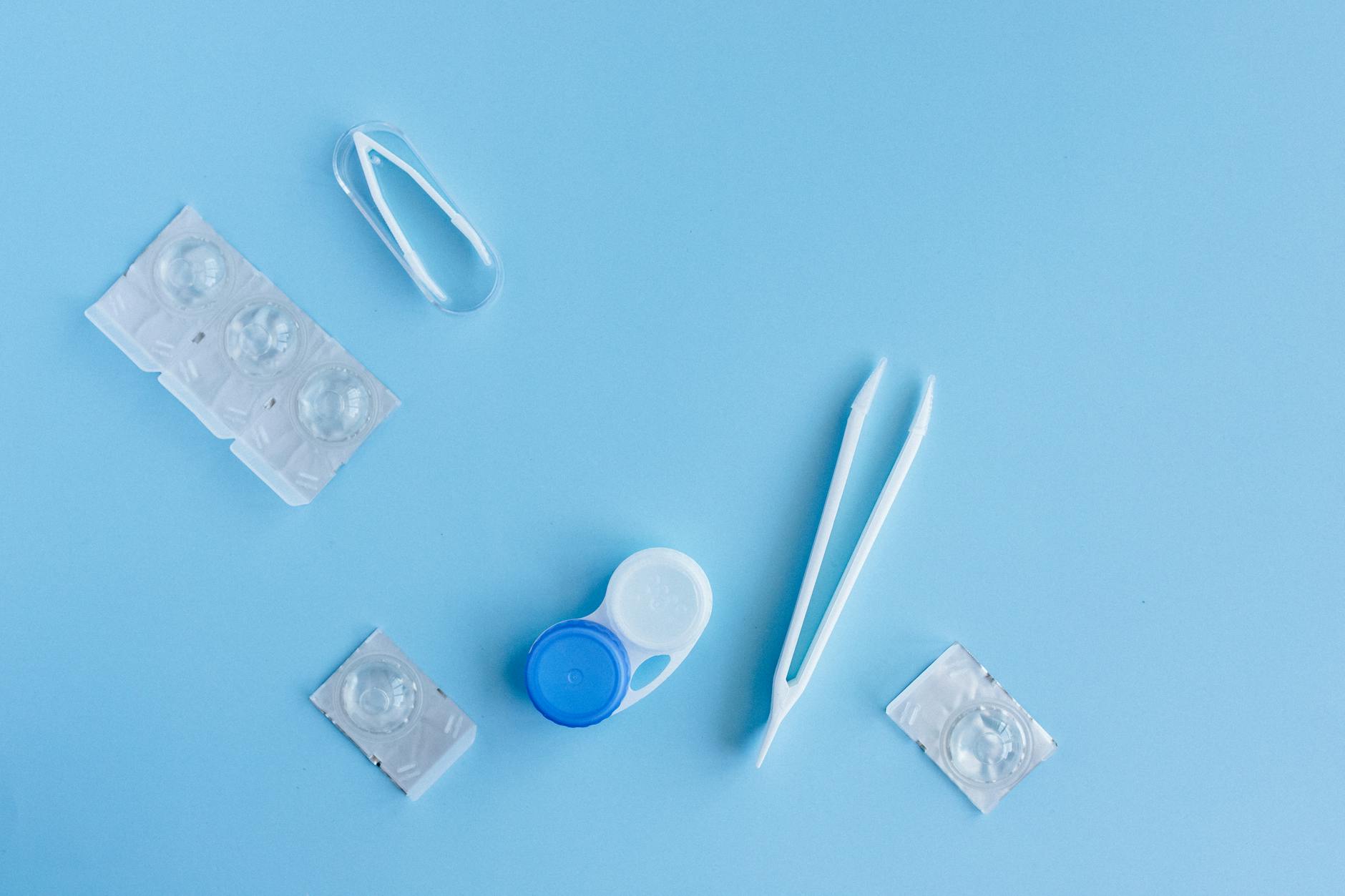 What Make Adviser's Ocular Signals for VR Adviser Trades