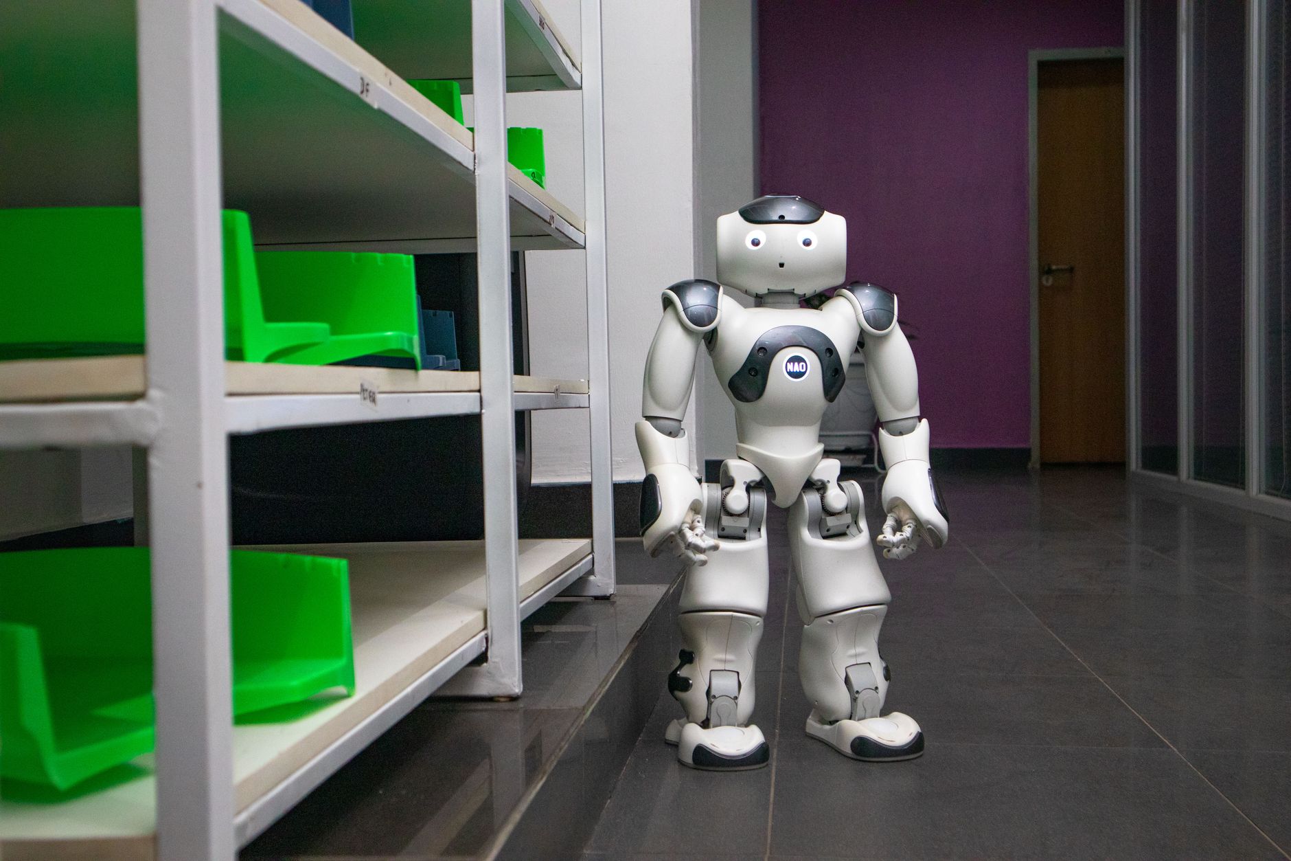 Which Better Artificial Intelligence ETFs: CHAT and XLK
