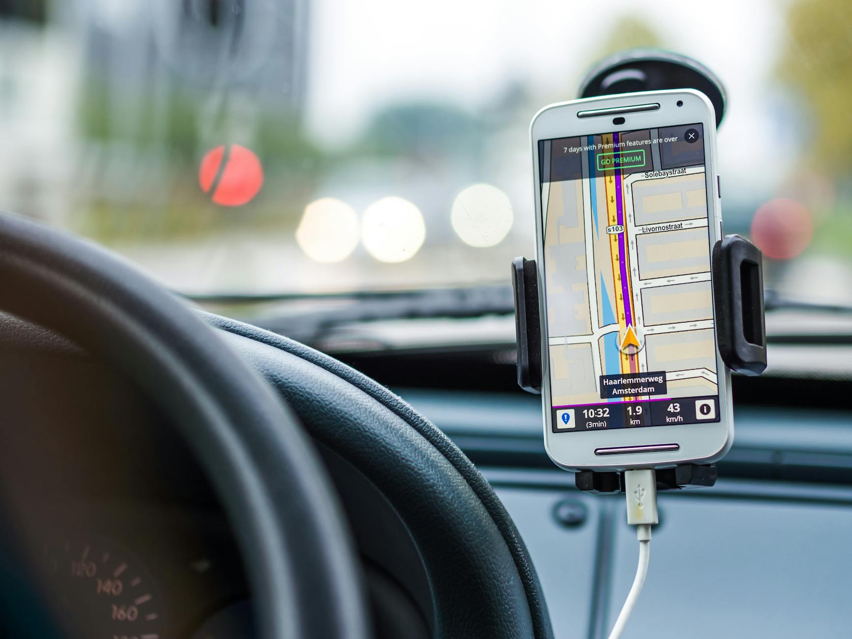 Why Life360 Stock Plunging Lower This Week Significantly