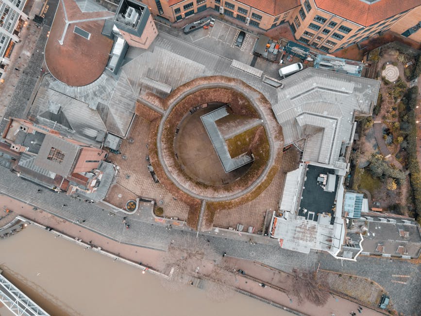 Risks and counterpoints: when the moat could loosen