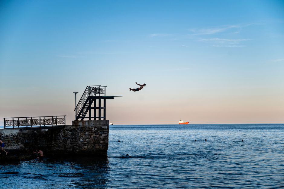 Key Risks to Weigh Before Jumping In