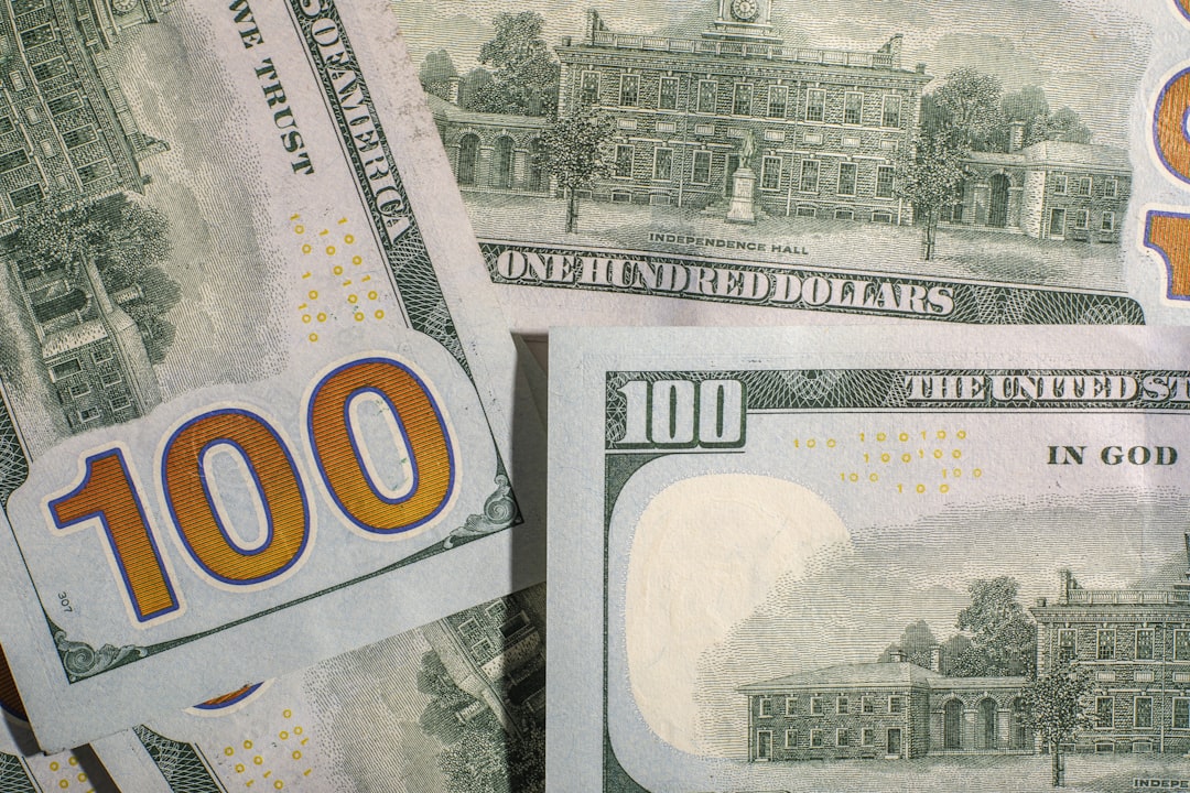 How to Read Signals: The Money Side of Rumor Cycles