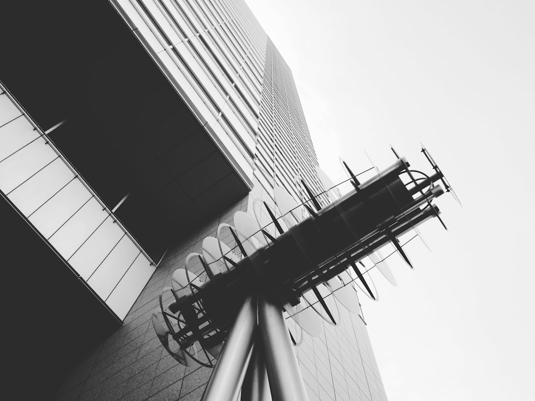 Analyst And Market Commentary