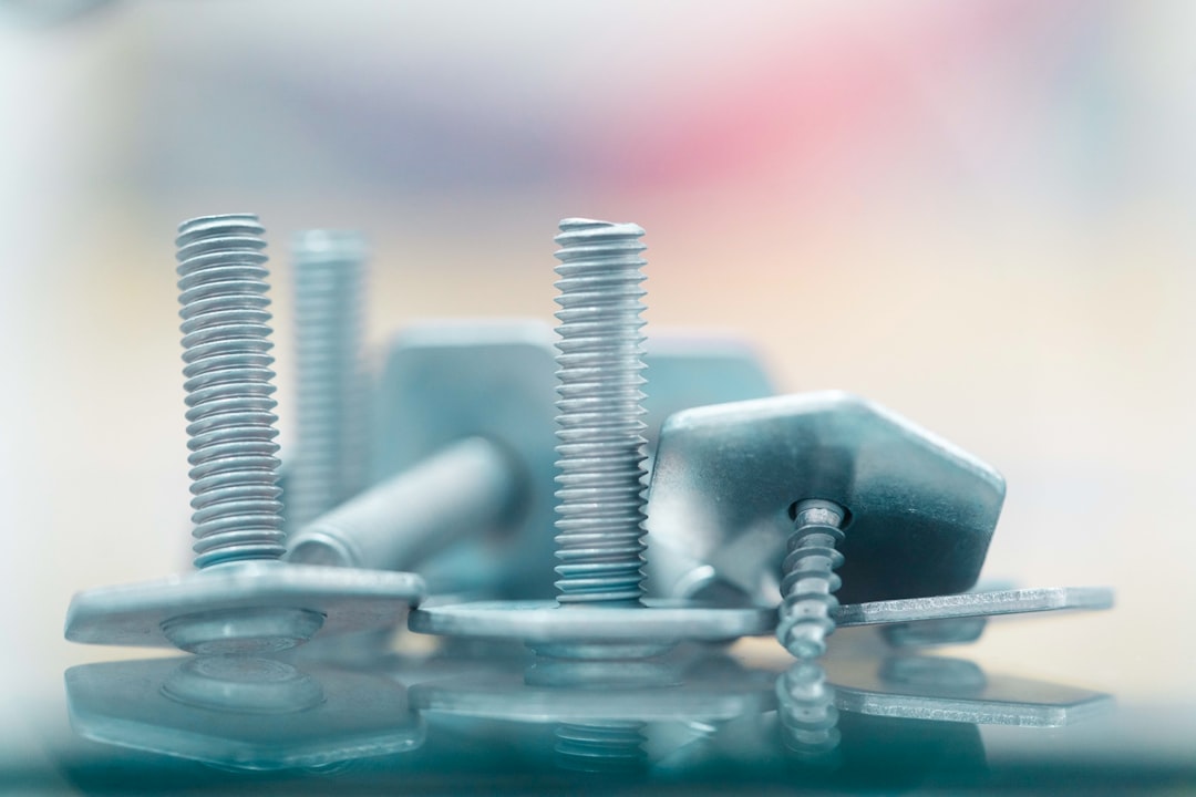 Trading Cues and Risk Management for Investors