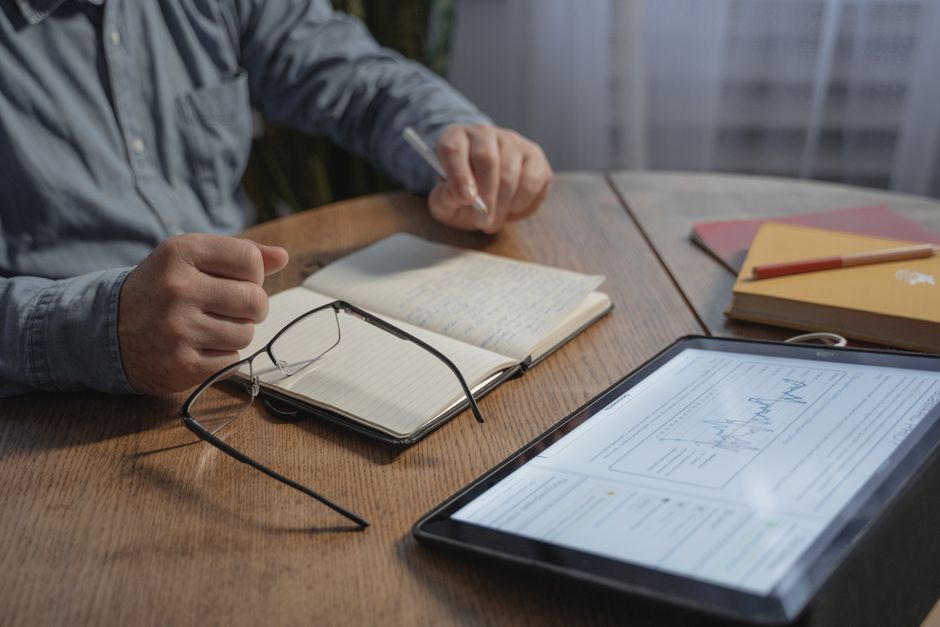 Case Study: A Hypothetical Meet 7%-Yielding Stock That's Down 20%