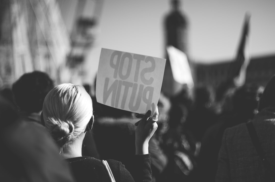 Supporters vs. critics: the policy fault lines