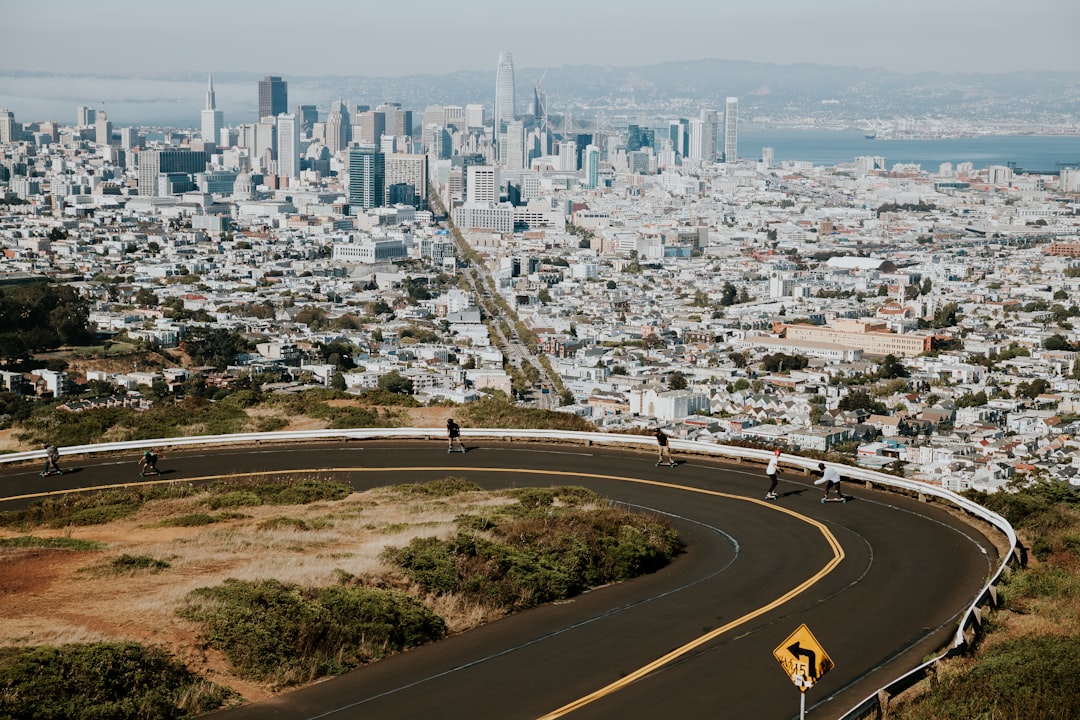 H2: Real‑World Scenarios—What Investors Might Do Now