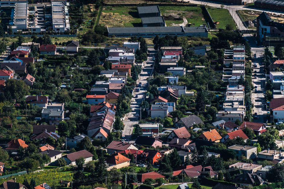 Regional dynamics and housing activity