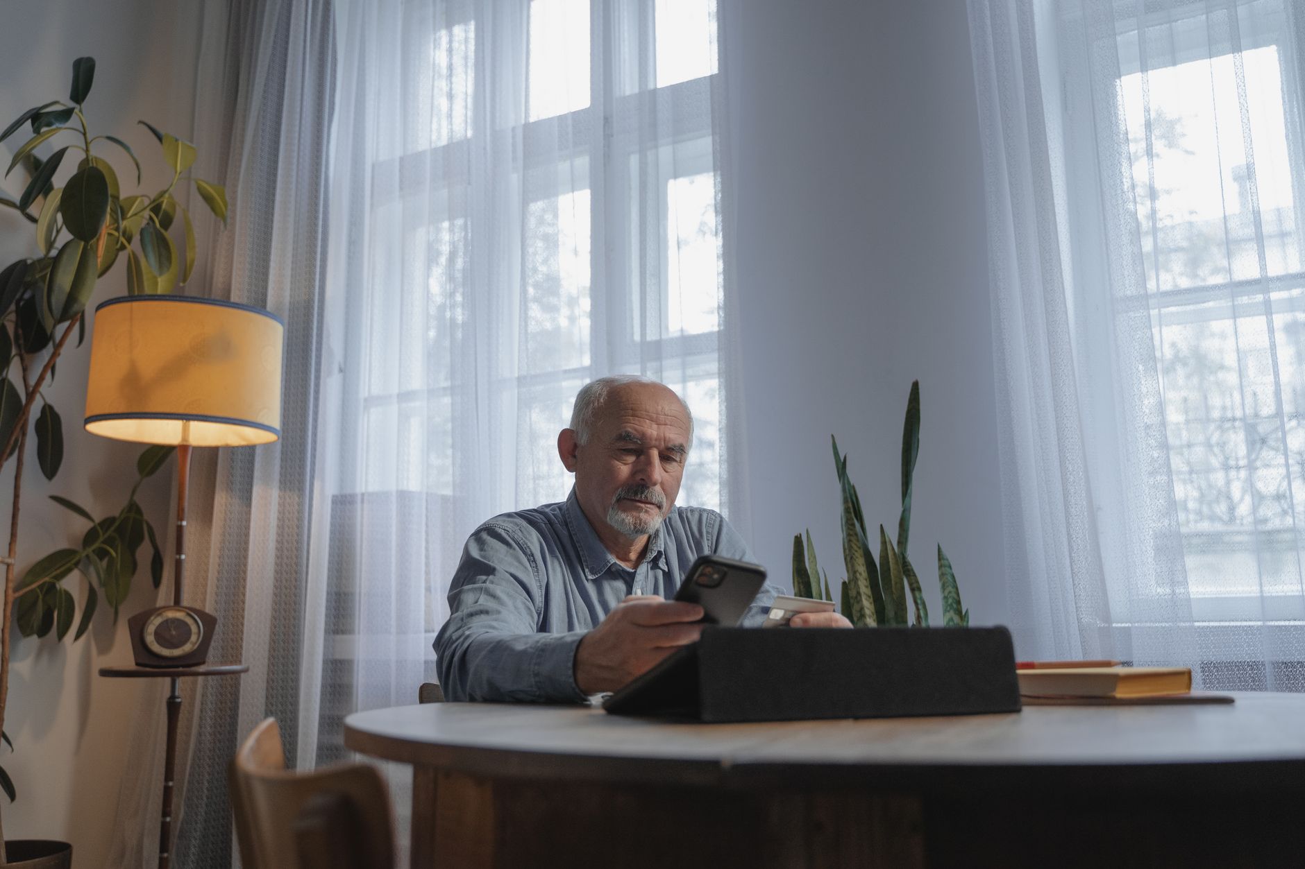 67-Year-Old Solo Retiree with $1.4M Faces 3 Decisions