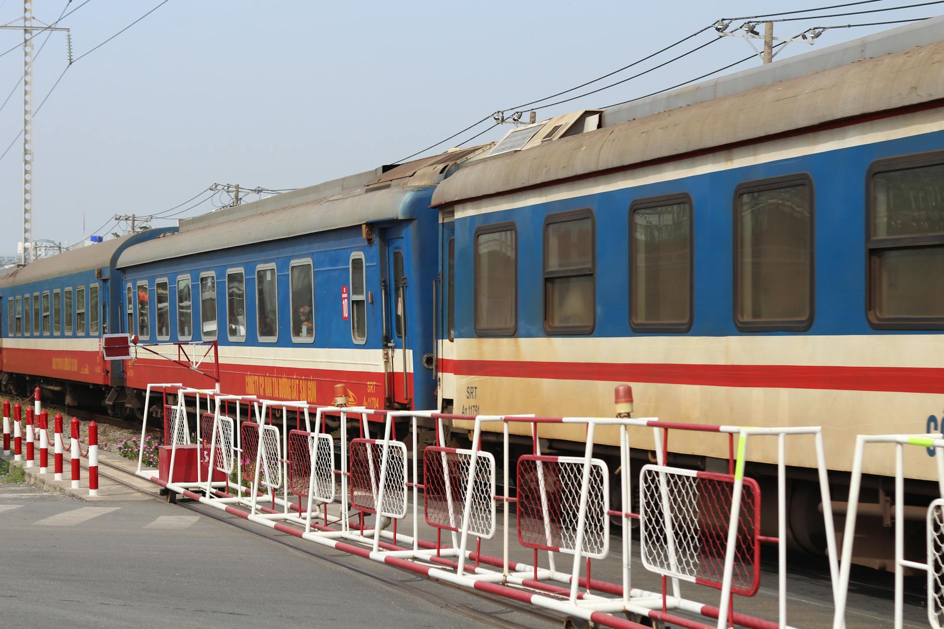 Accenture Ties Promotions to AI Use as Training Surges