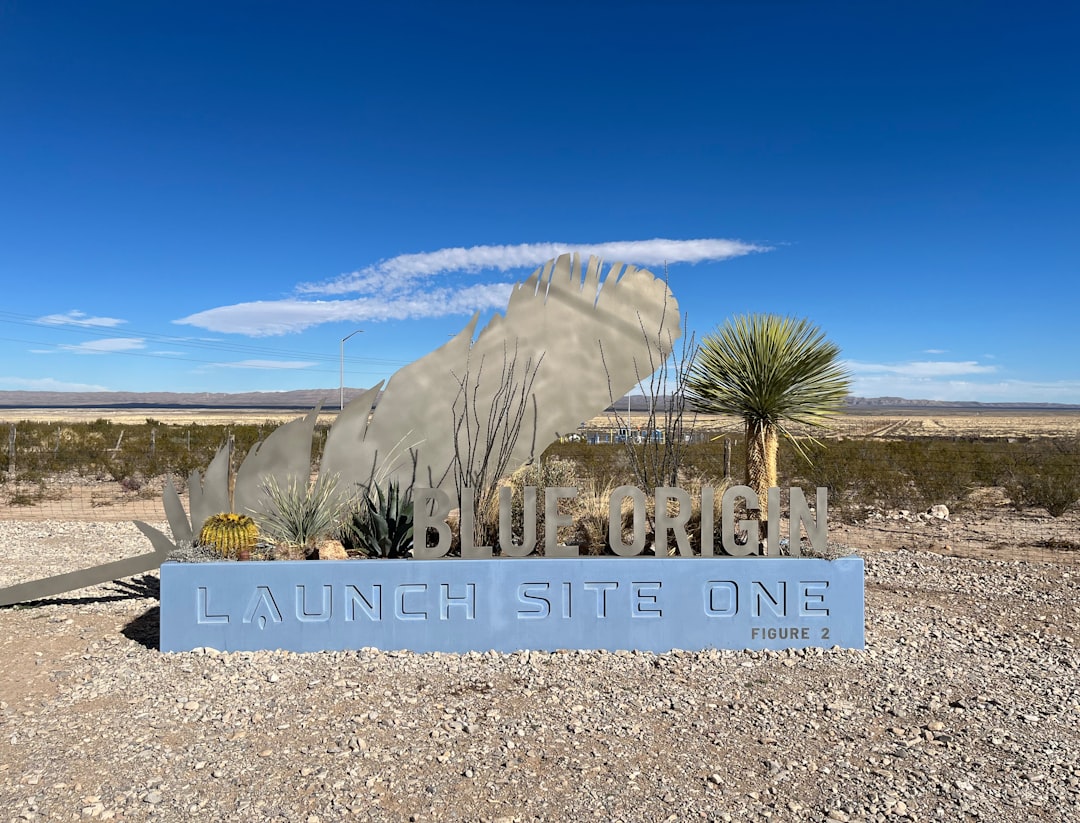 After Blue Origin Rocket Explosion, NASA Bets on SpaceX