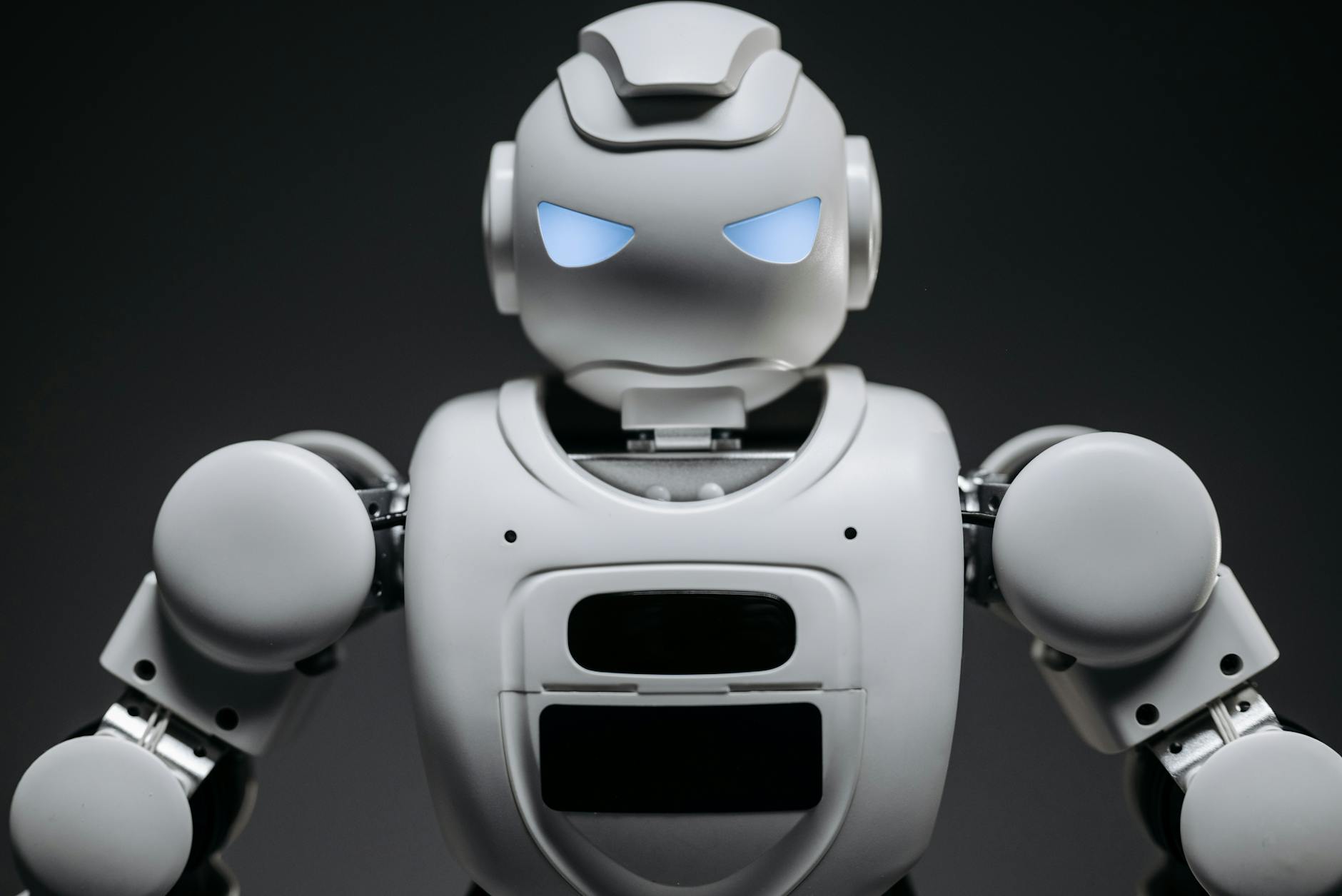 AI’s Cyborg Problem: Have to Embrace to Succeed Now