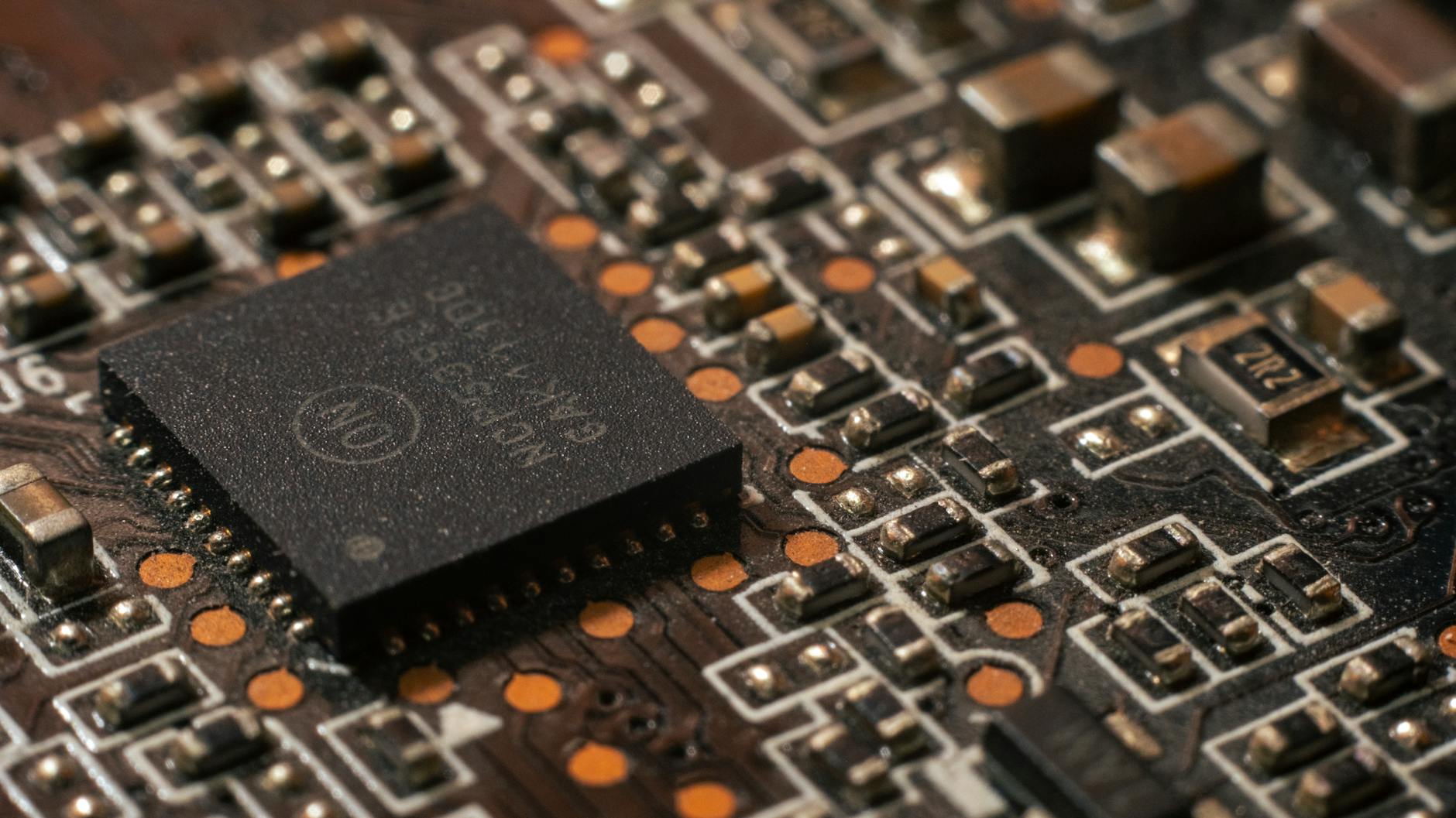 Applied Optoelectronics Crashes 14% as Optics Selloff Widens
