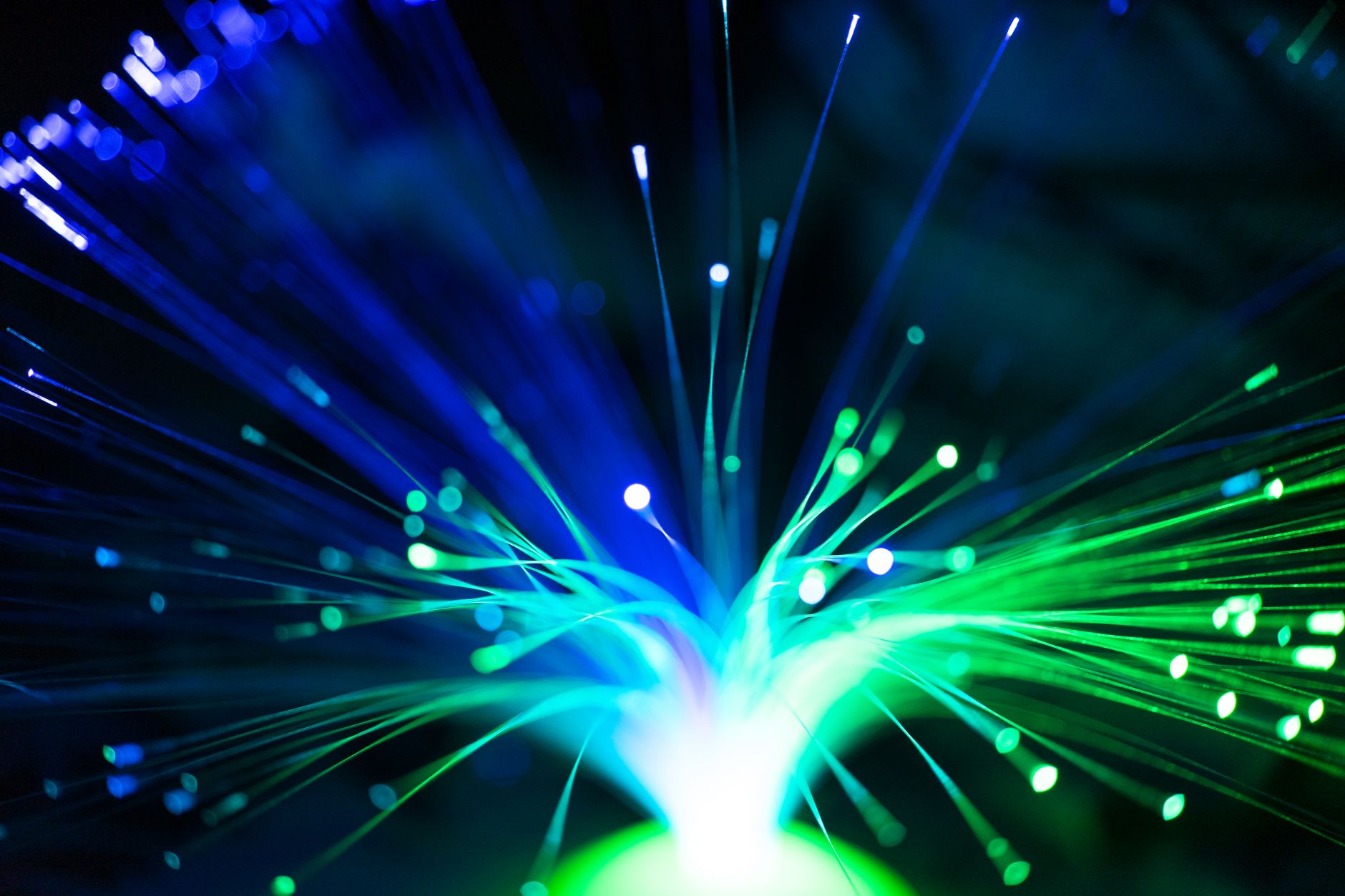 Applied Optoelectronics Falls 12% as AI Optics Trade Cools