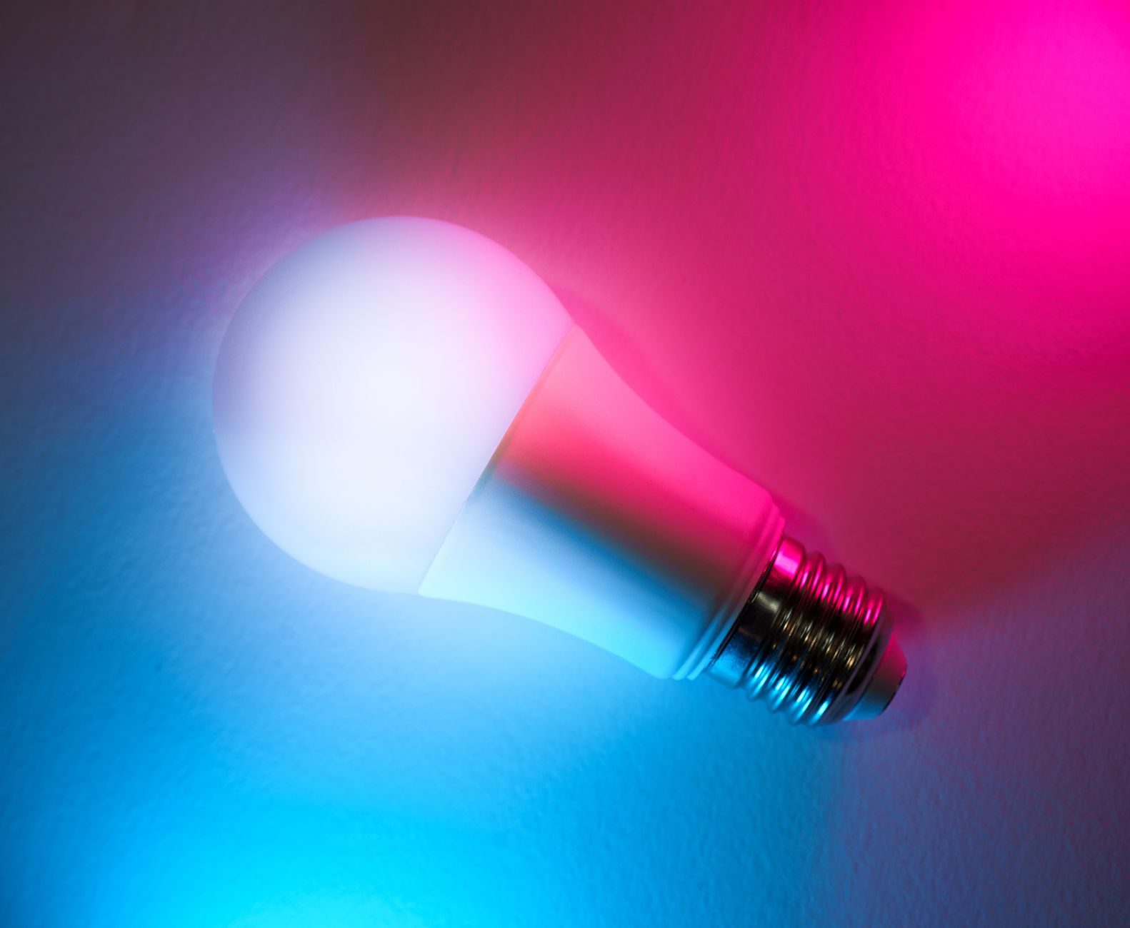 Applied Optoelectronics Jumps, LUMENTUM Climbs on AI Boom