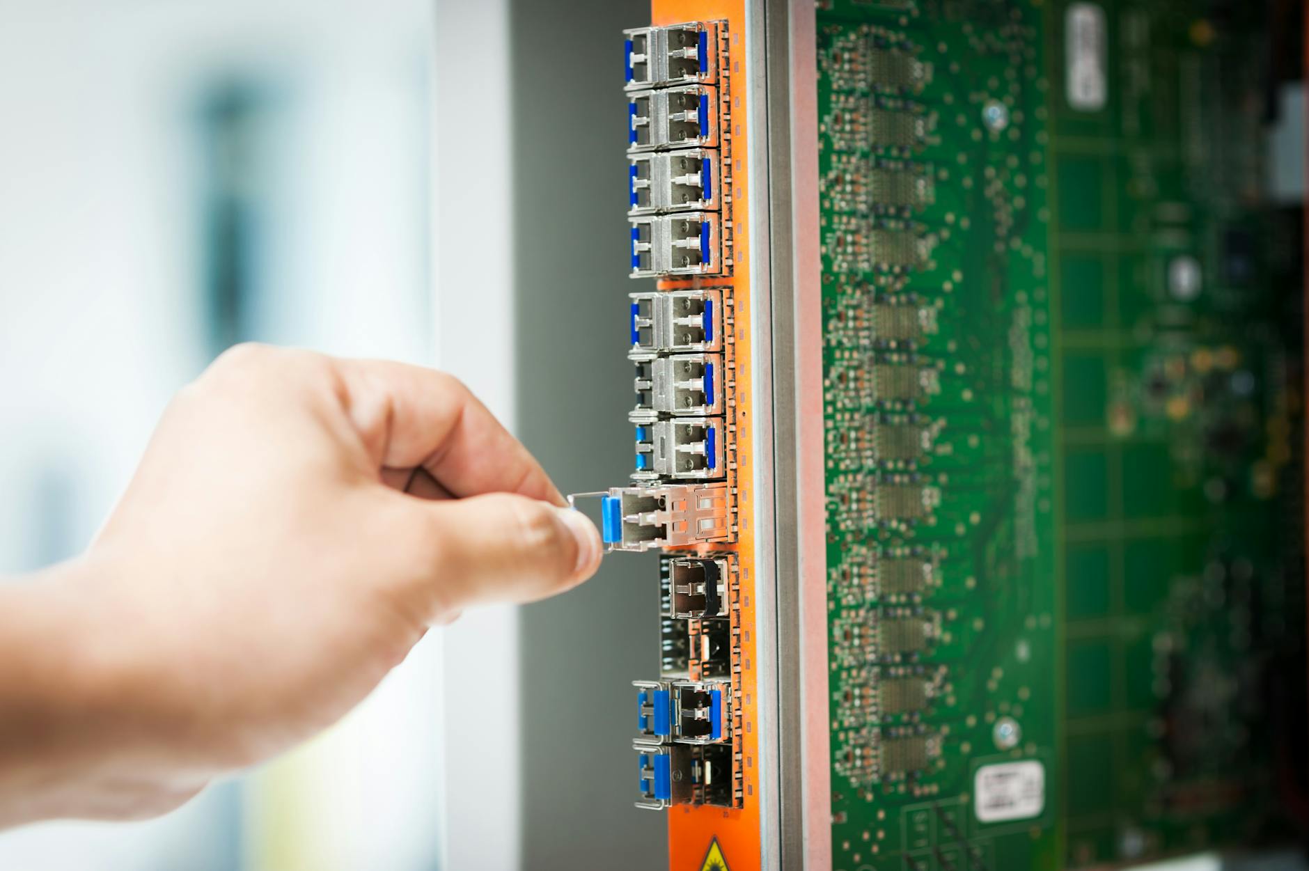 Applied Optoelectronics Rips 24% as Optics Rally Intensifies