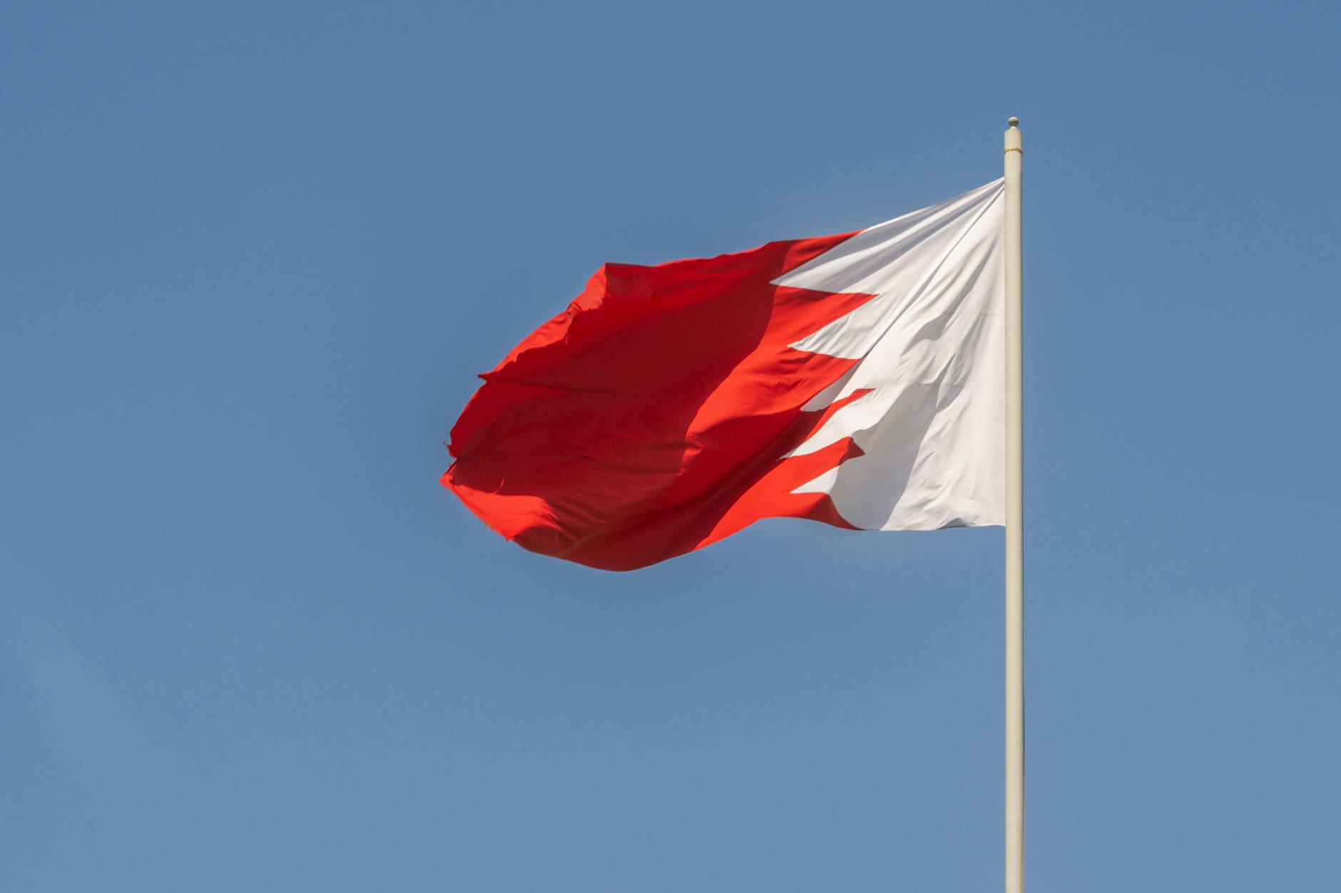 Bahrain, Hosts U.S. Navy HQ, Arrests Dozens Tied to IRGC