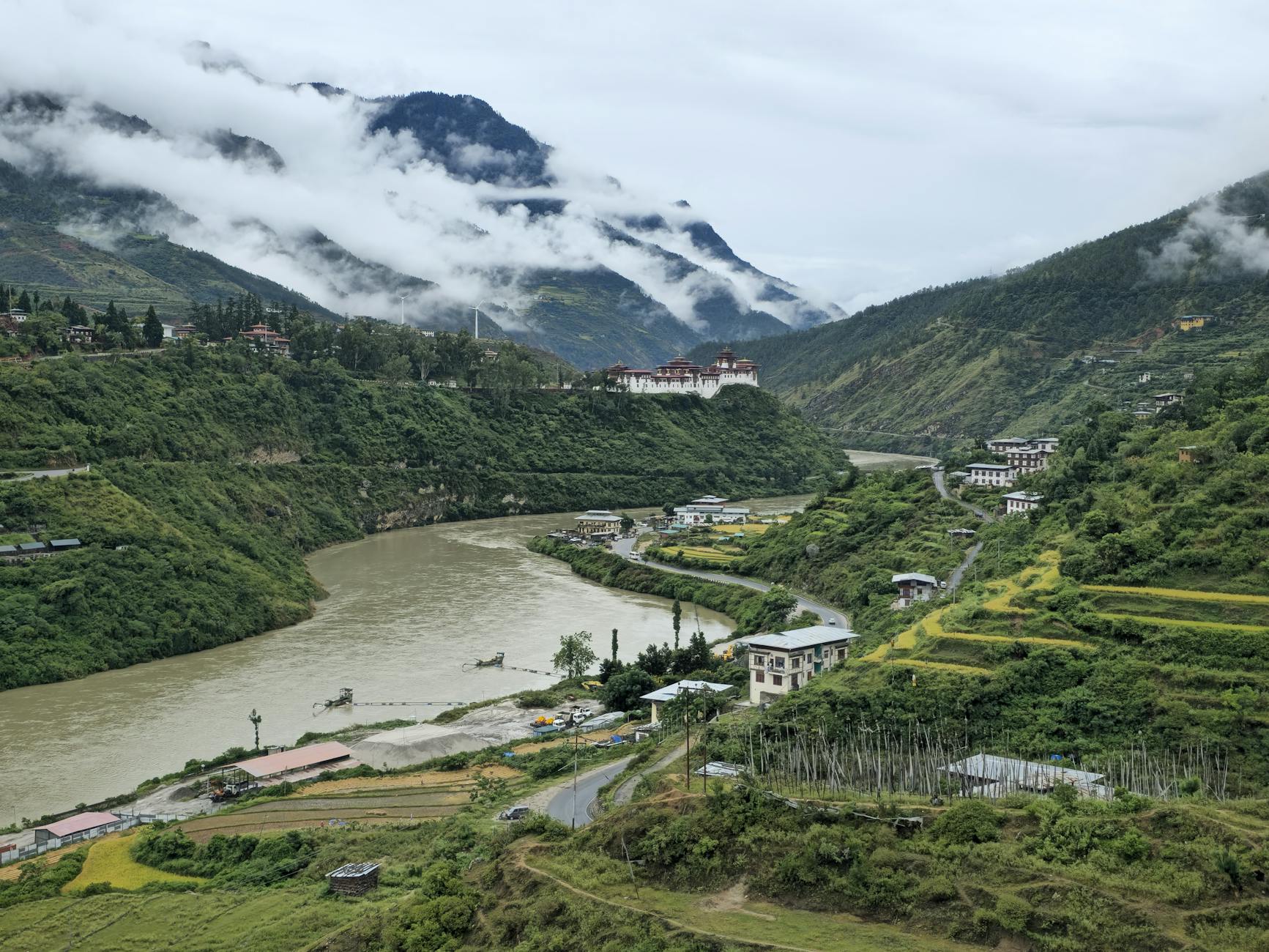 Bhutan Government Moves Bitcoin Sale as Outflows Grow
