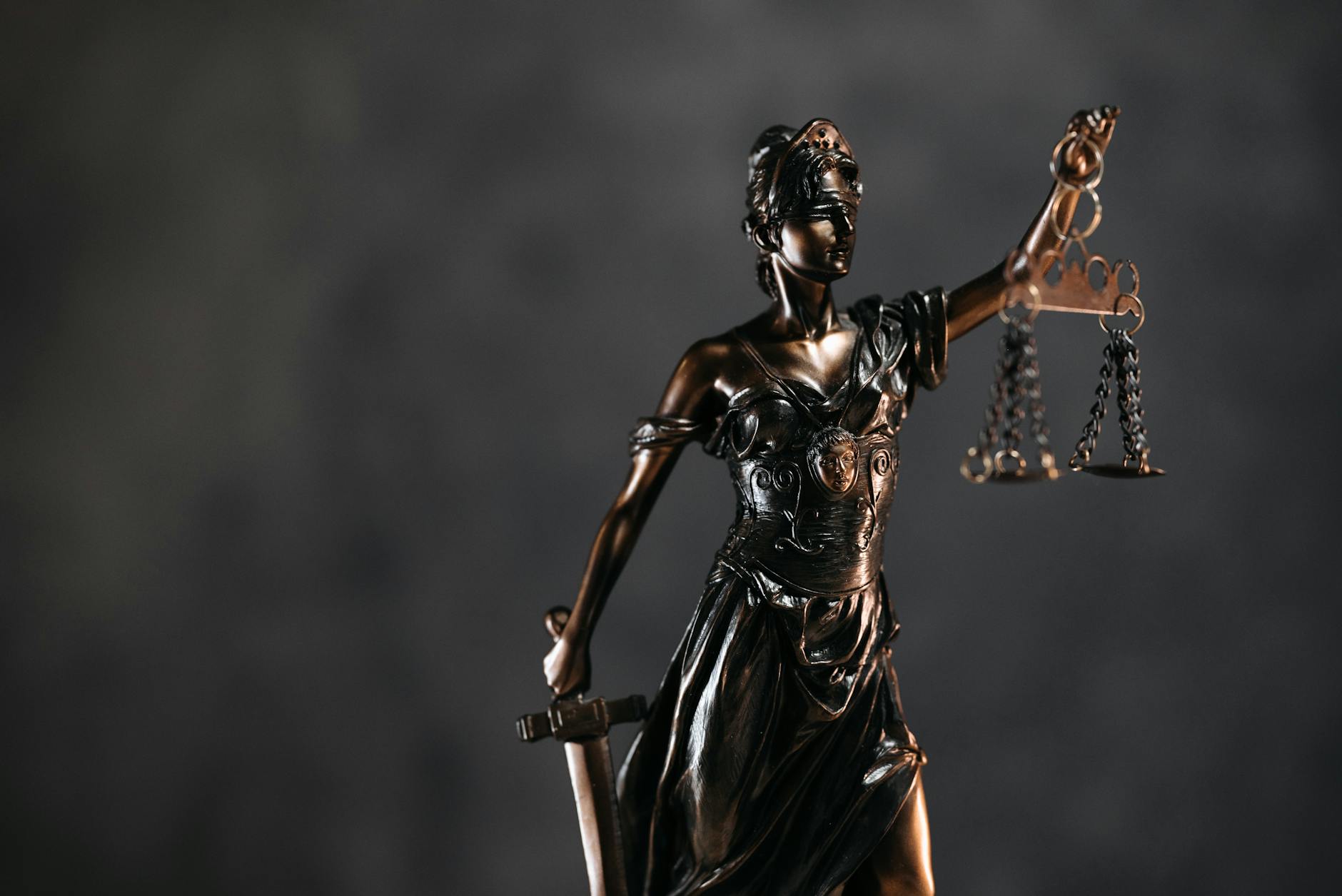 Big Law Bets Big on AI as Anthropic Unveils 20 Tools