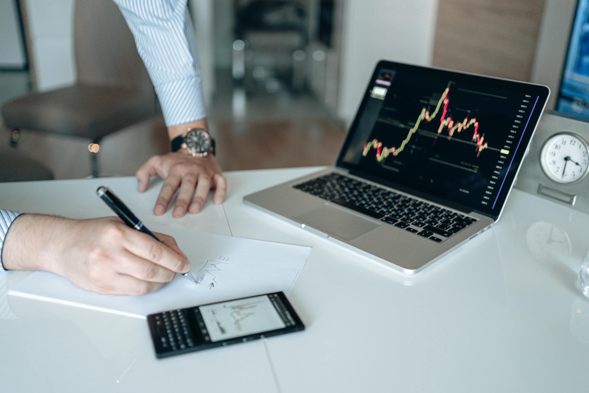 Bitcoin Looks Busy Users Narrowing Amid ETF Outflows