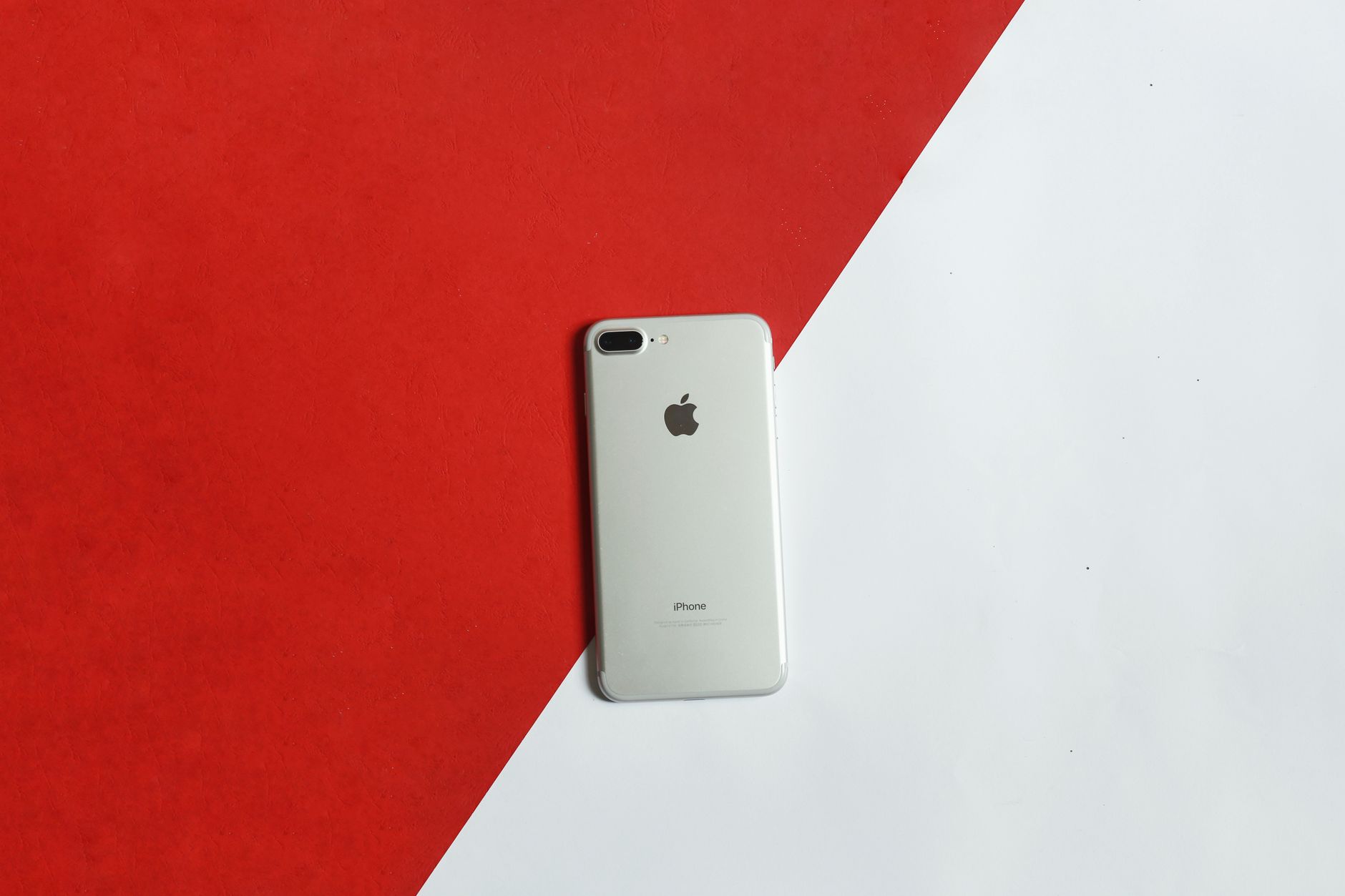 Broadcom Rallies Broadened Apple Pact Lifts Chip Stocks