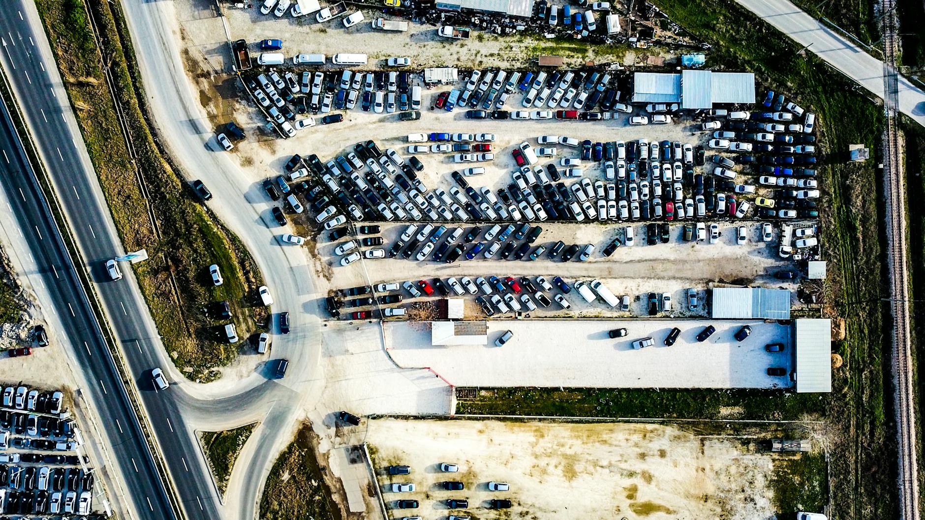 Carvana Price Target Adjusted to $93 as Retail Volumes Hold