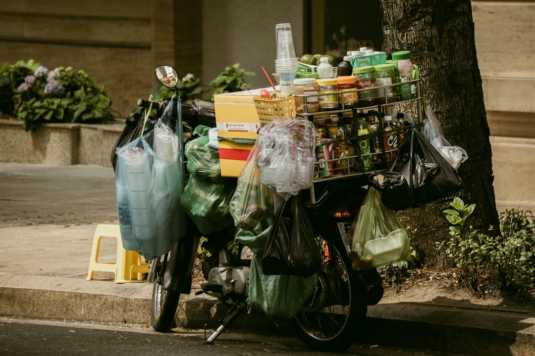 Cash Long Haul Trash? Why Money Experts Ditch Buckets