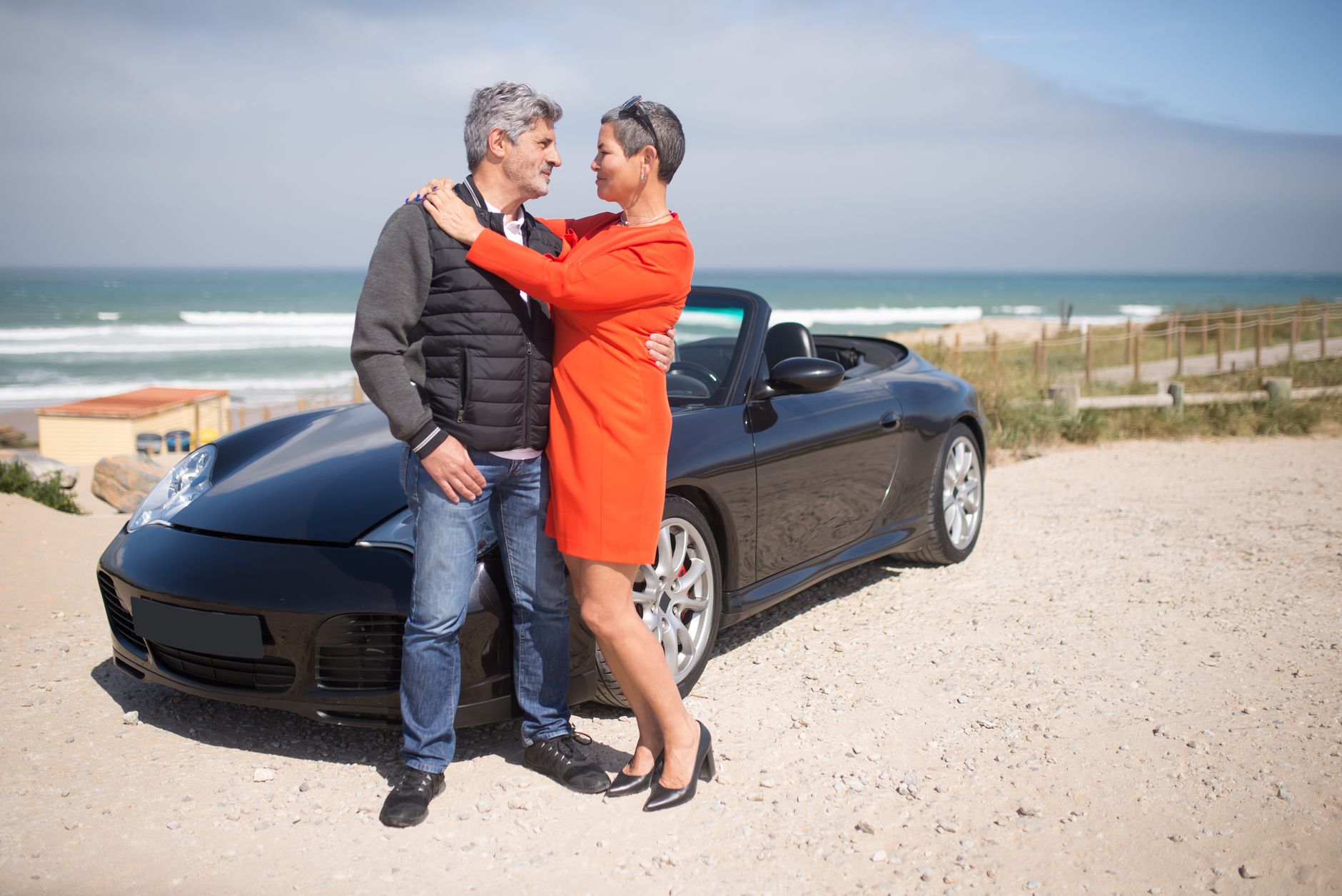 Couple’s Income Jumped From Surging Wages, Yet Debt Rises