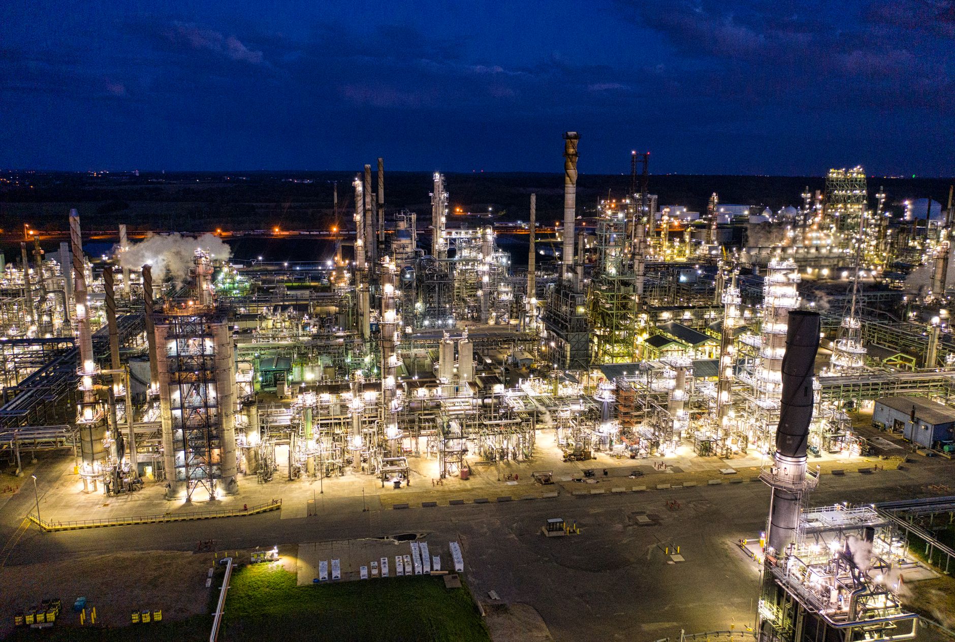Crude Futures Drop After Iran Deal Promise Sinks Markets