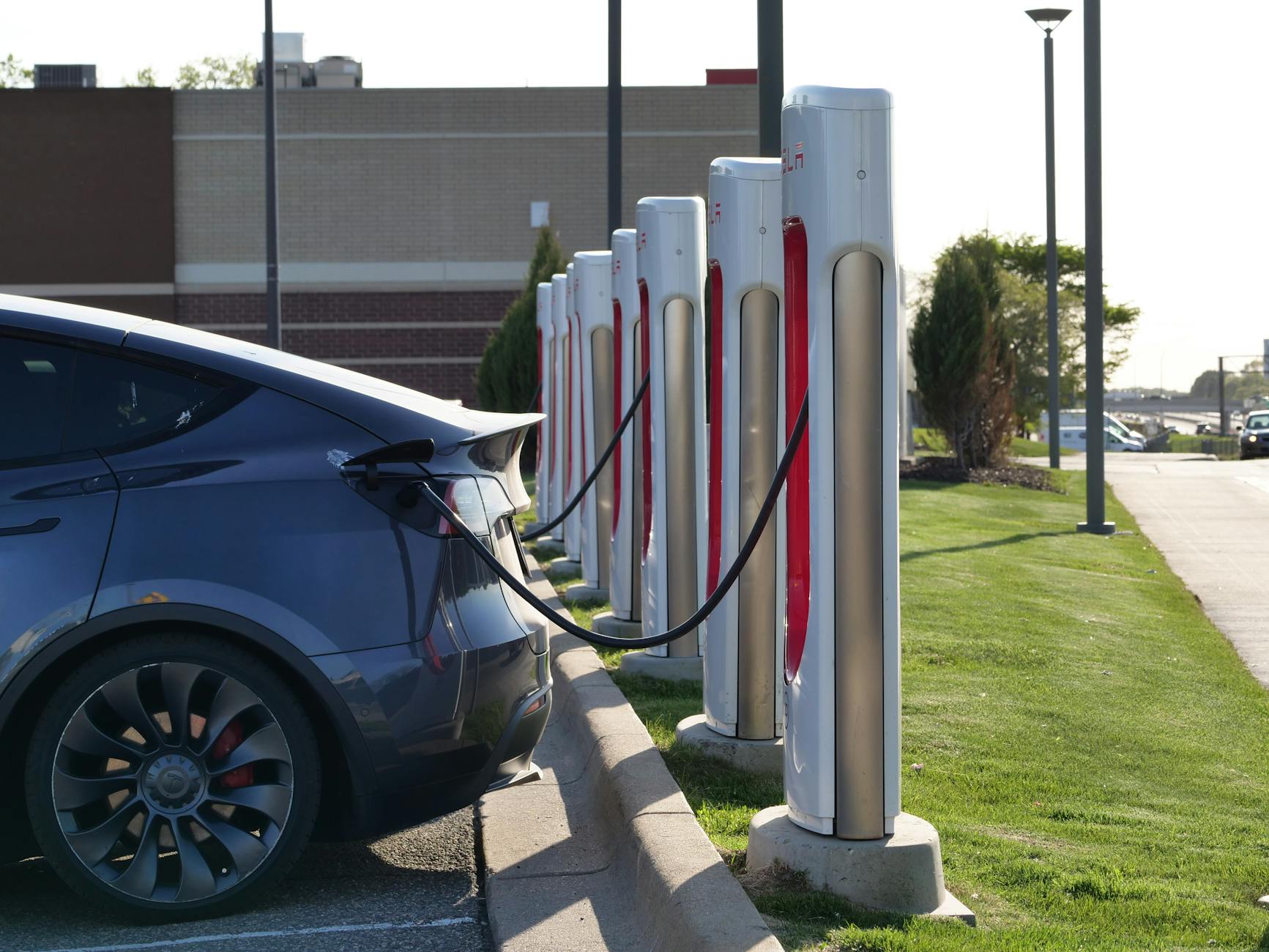 Elon Musk Says He’s Building a Chip 2-3x Better at 10% Cost