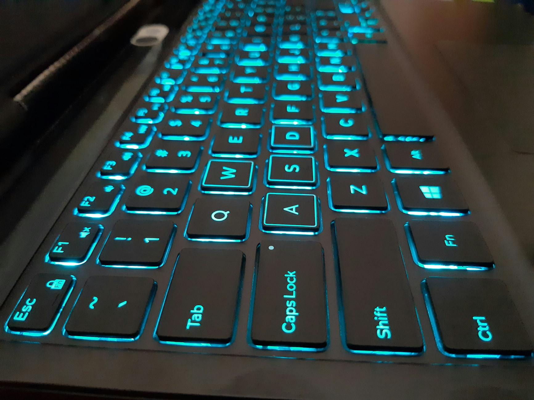 Even Dell Laptops Disappeared, Investors Buy the Stock