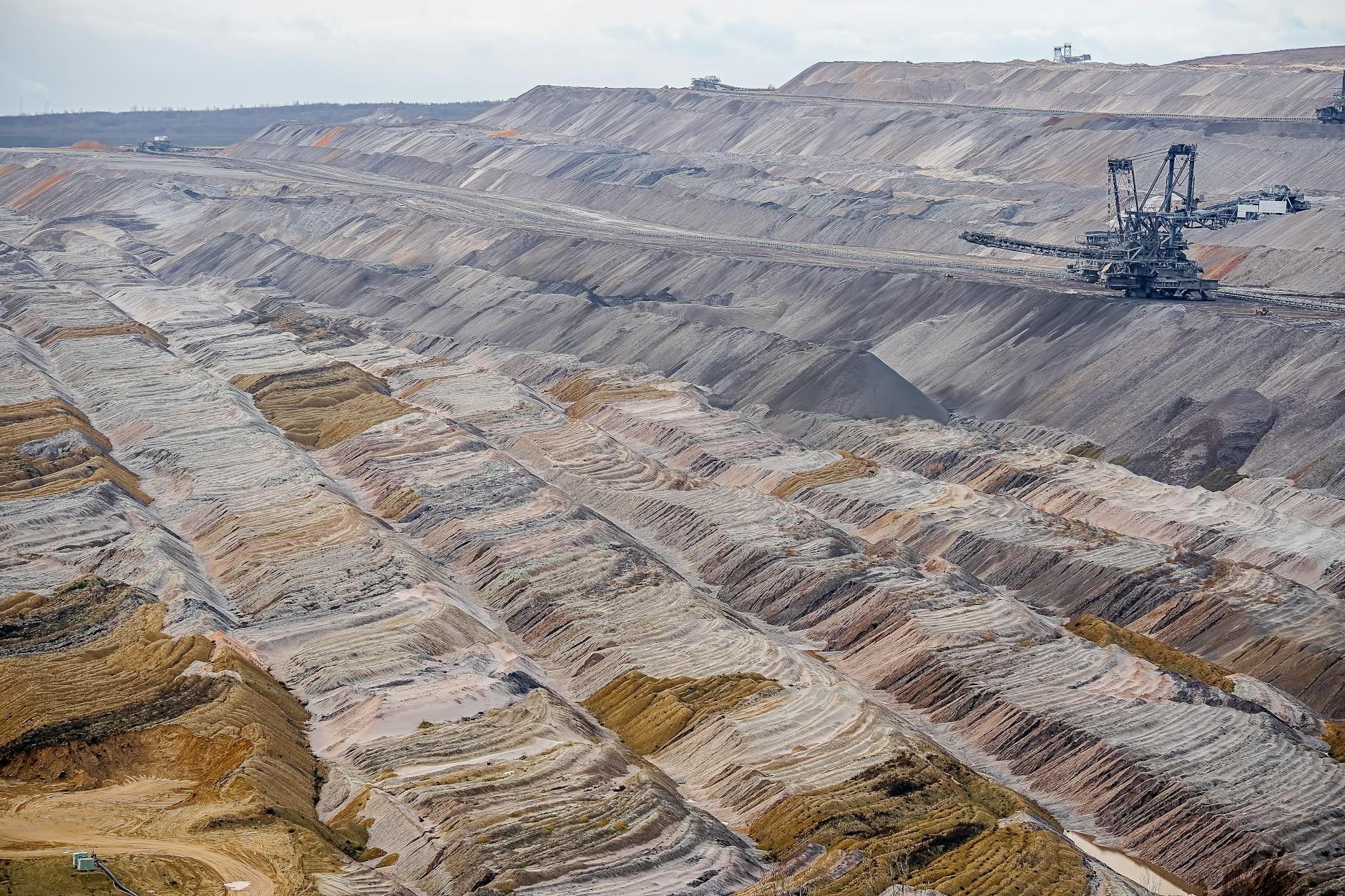 Forget Materials Stocks Rally on Pentagon Deals, Rare Earths